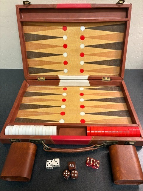 Vintage Backgammon Set Inlaid Veneer 1.25″ Men Hour Glass Leatherette Case