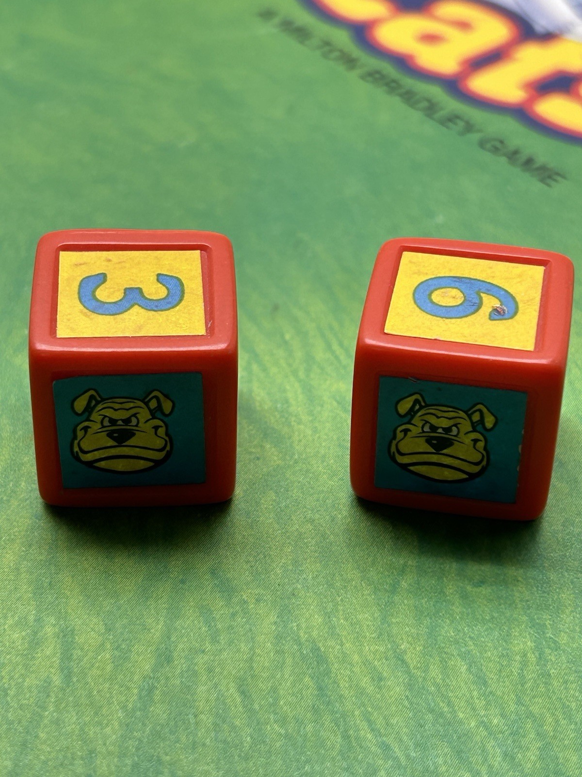Vintage 1994 Fraidy Cats Milton Bradley Board Game REPLACEMENT PARTS-DICE ONLY