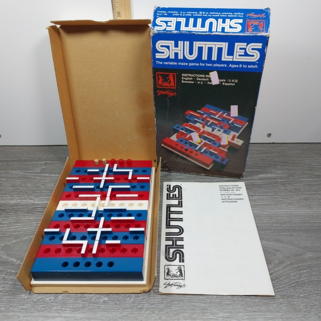Shuttles The Moveable Strategy Game VMaze Fun 1996 Vintage