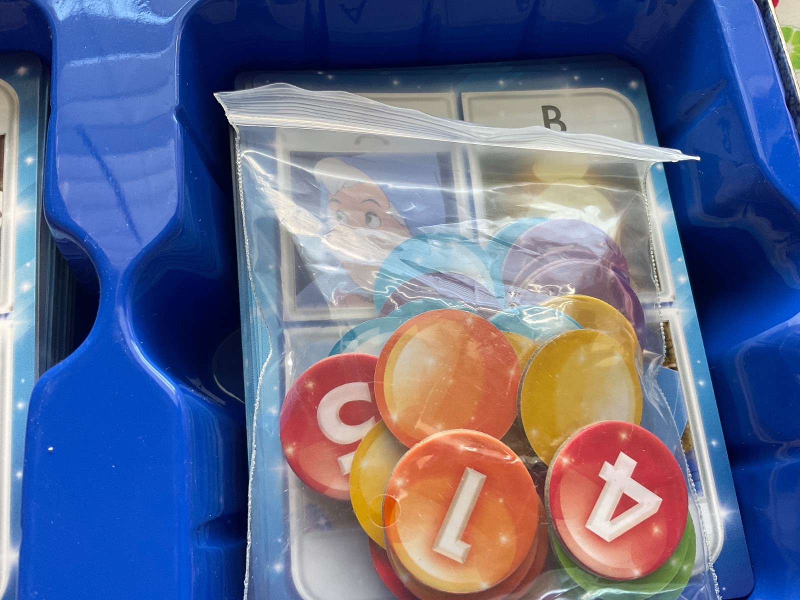 Pictopia Disney Edition Picture Trivia Family Board Game Fun