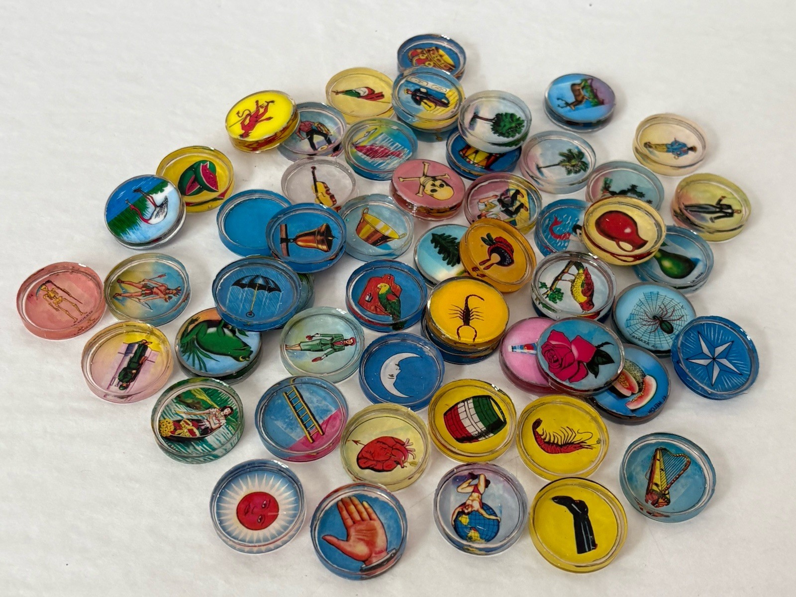 New RESIN CHIPS Authentic Mexican Loteria Bingo Board Game 1″ Cards 54 Count