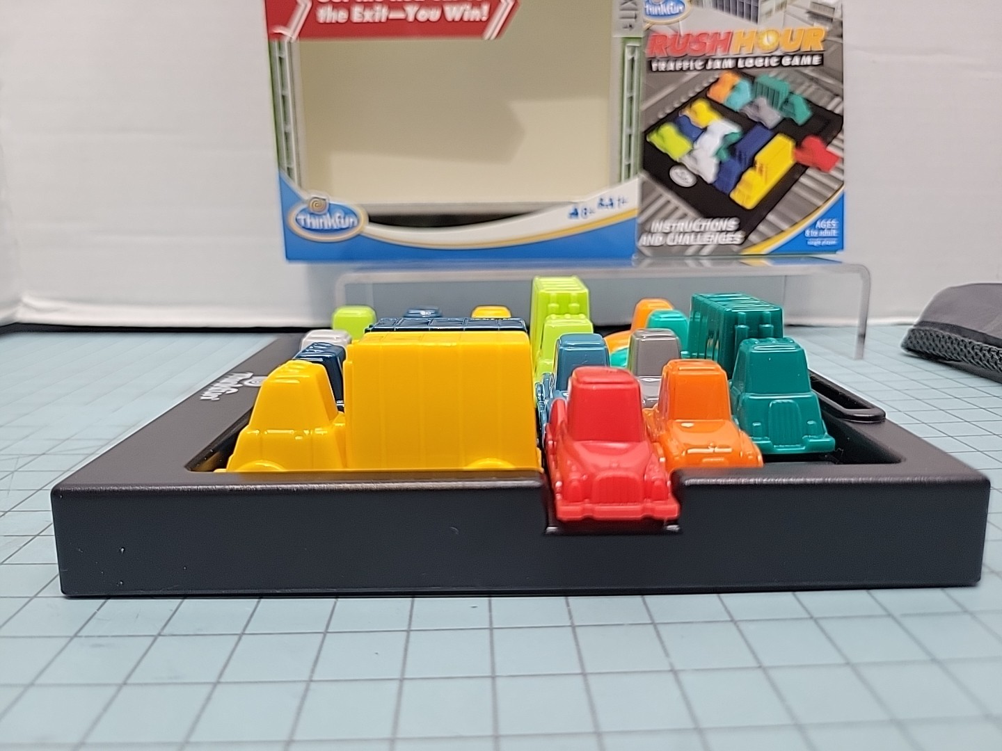 Rush Hour Traffic Jam Logic Game Thinkfun – 40 Challenges to Ignite Your Mind