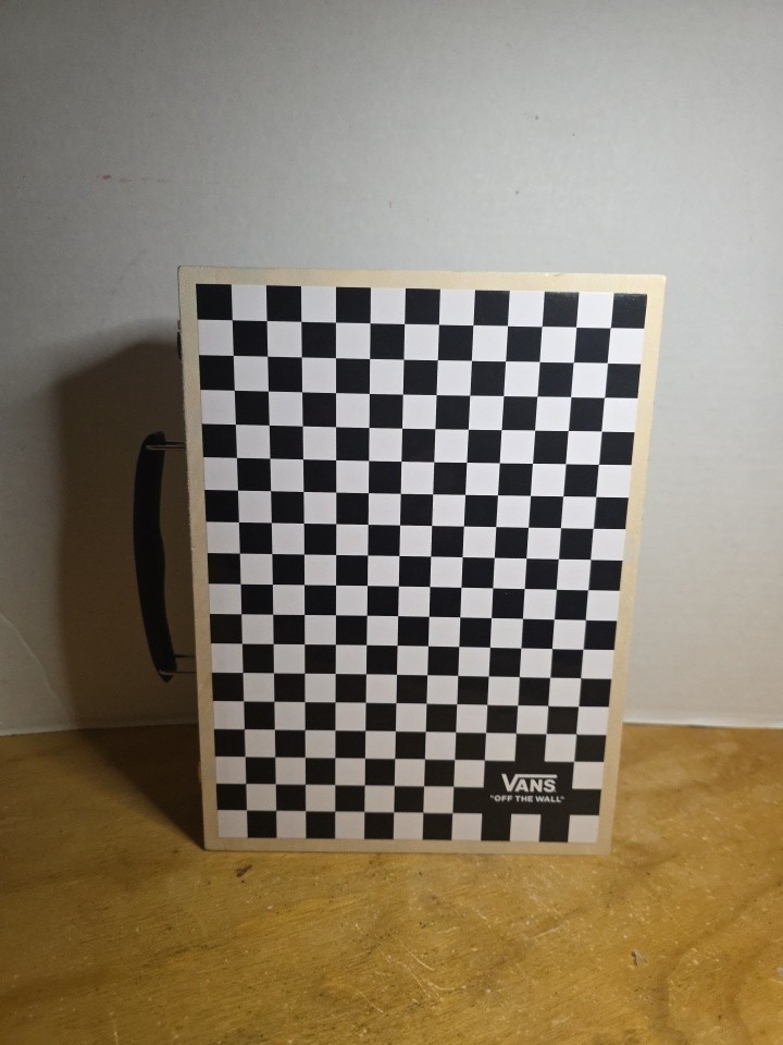 Van’s Off The Wall Promotional backgammon Set In A Wooden Travel Case GAME