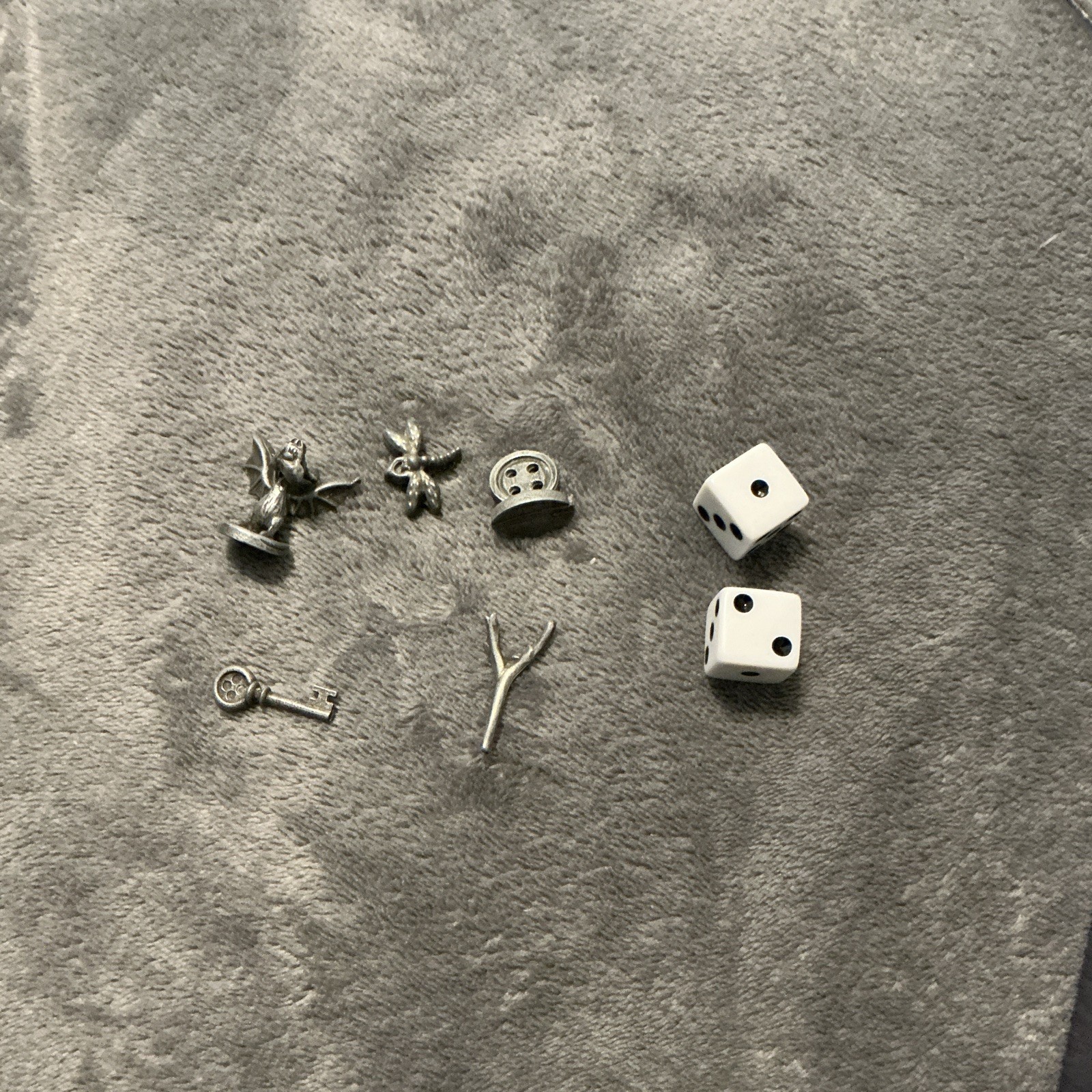 Monopoly Coraline missing 1 playable token
