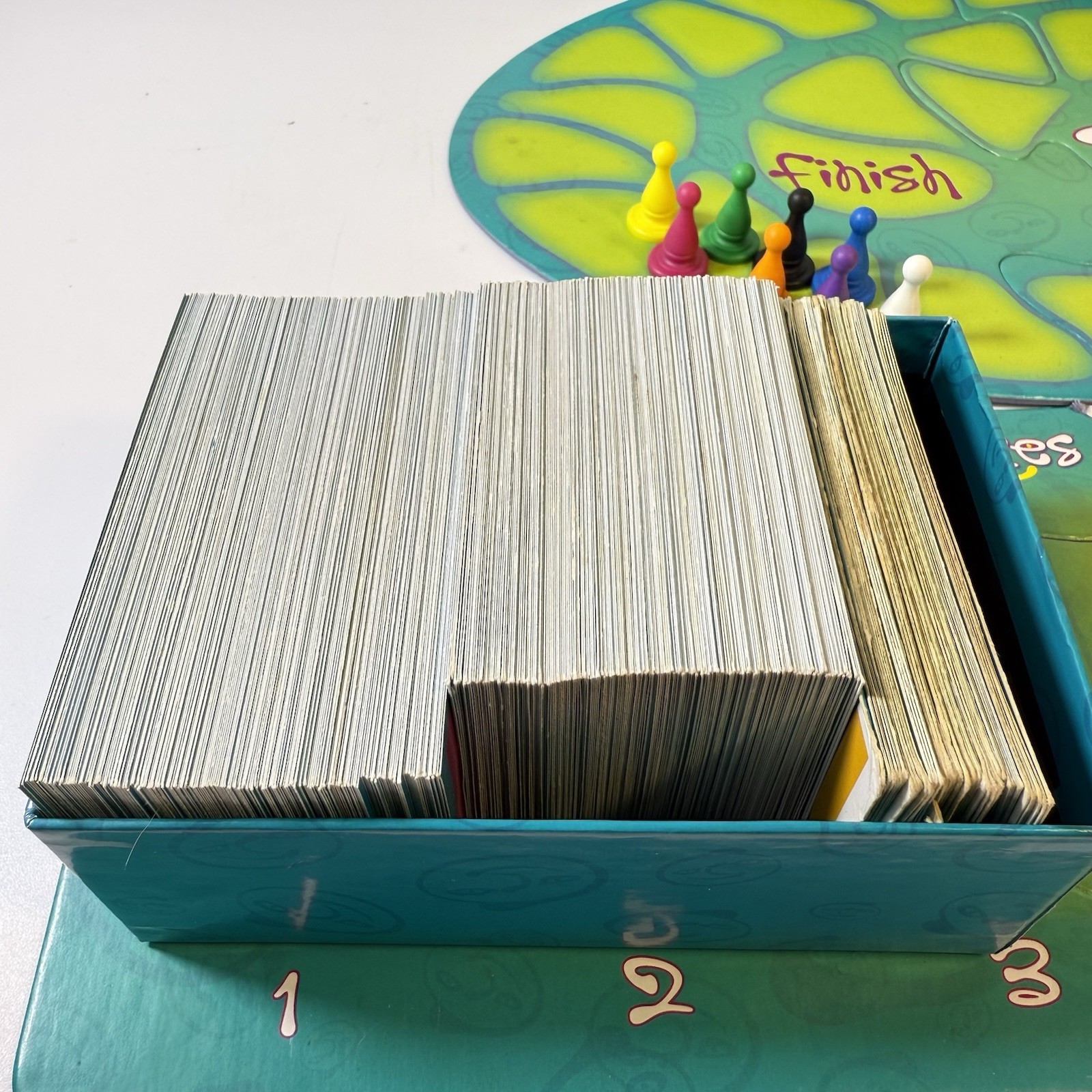 Faces Board Game of First Impressions – Buffalo Games 2005 COMPLETE (read desc)