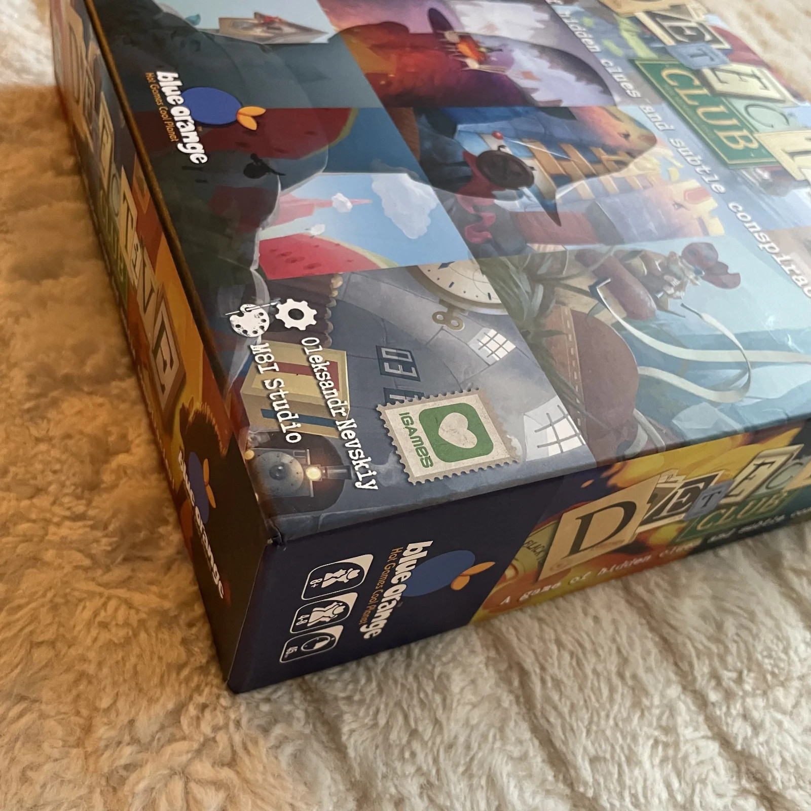 Detective Club Board Game by Blue Orange 2019 – 4 to 8 Players – Easy To Learn