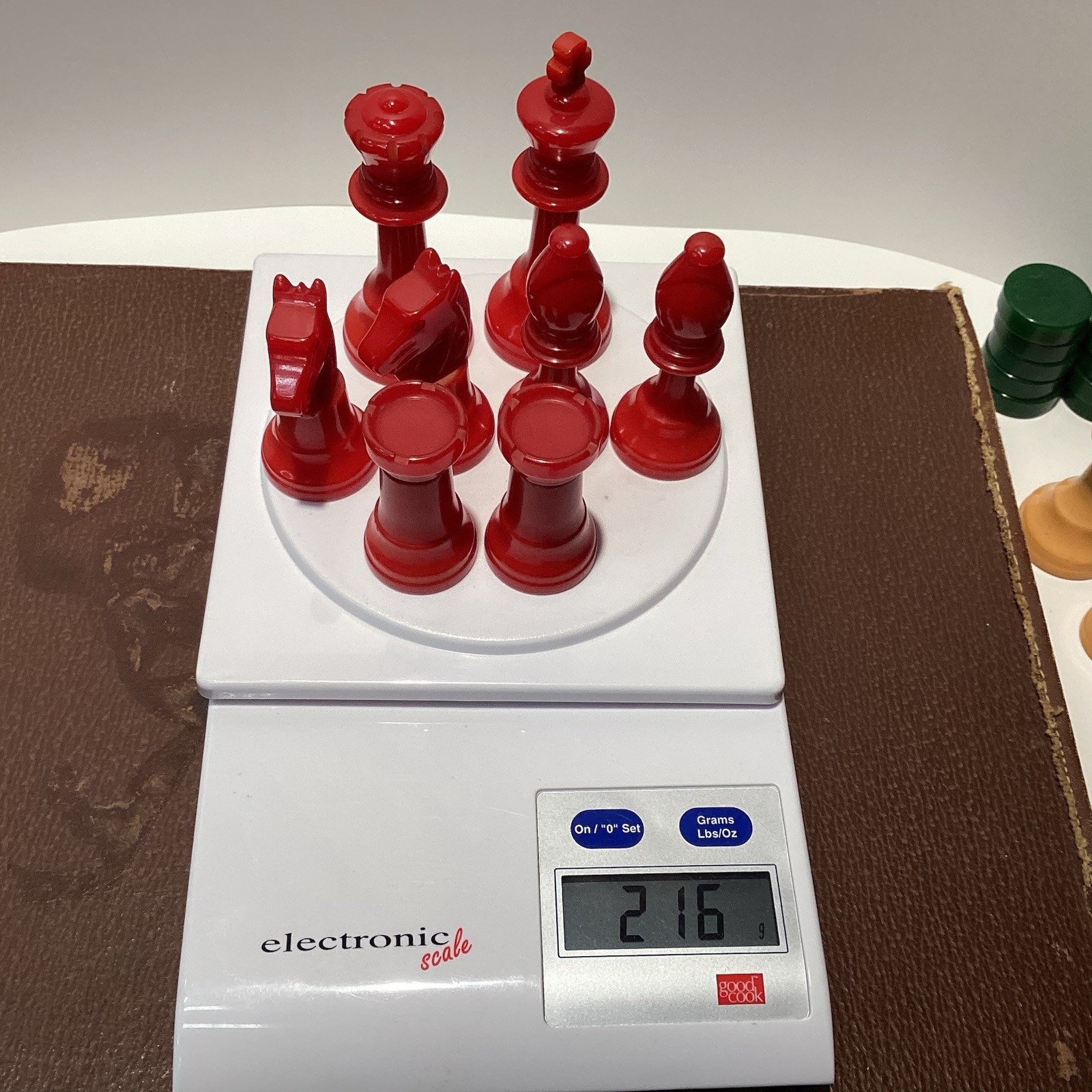 Vintage LOWE All Bakelite Chess & Backgammon Set 94mm (3.7”) King Complete EXC