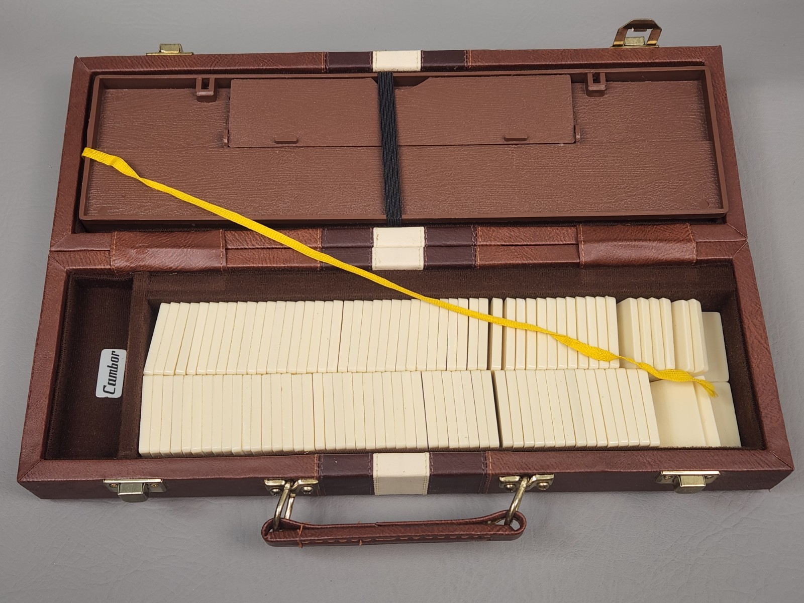 Rummy-Cam Tile Game Set 1970’s Taiwan Leather Case Complete 4 Racks Excellent