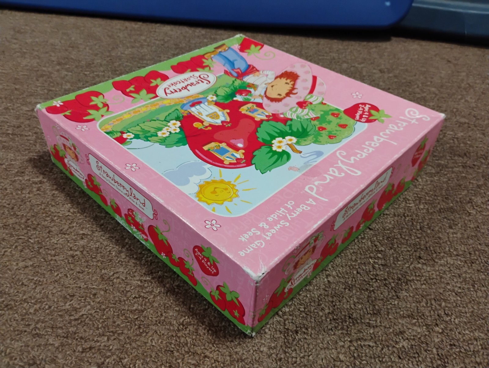 Vntg 2003 Strawberry Shortcake Strawberryland Berry Sweet Board Game Hide & Seek