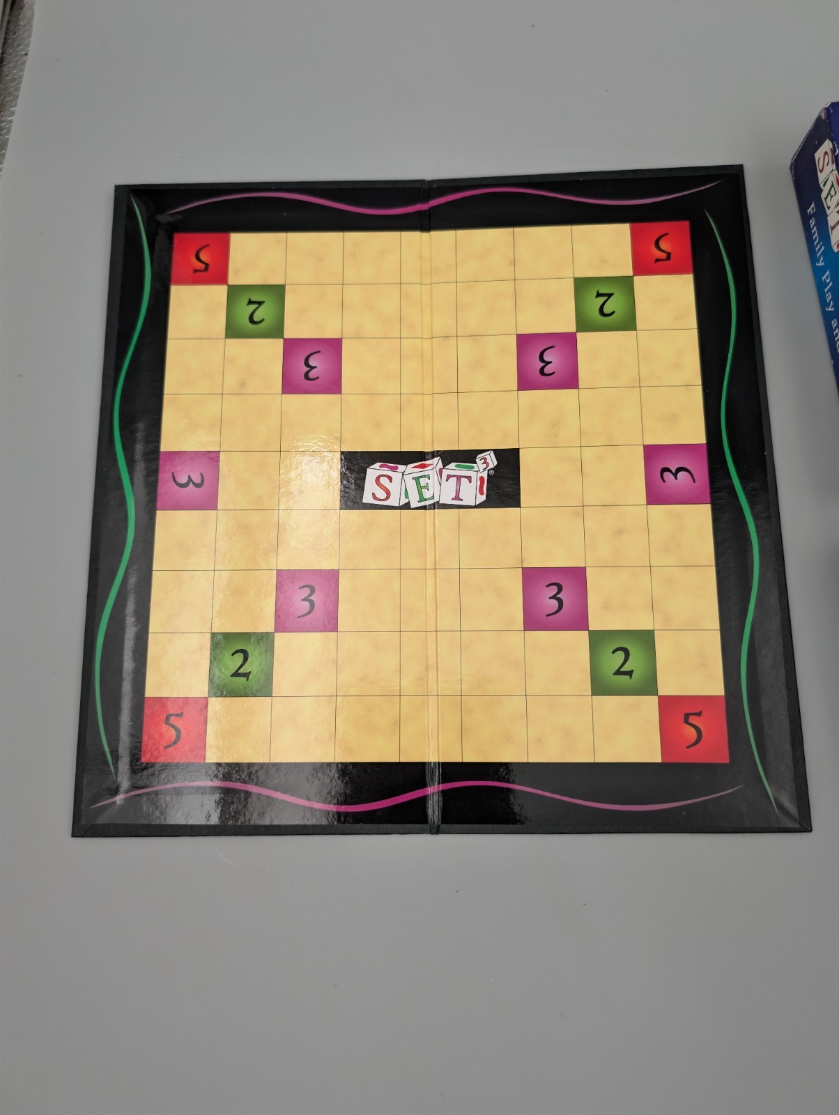 SET Cubed Abstract Strategy Dice Game SET Enterprises 2007 100% Complete