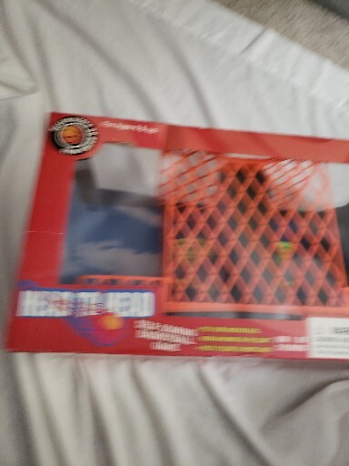 Head to Head Self Scoring Basketball Game NEW 2002 Blue Sky LTD New And Sealed