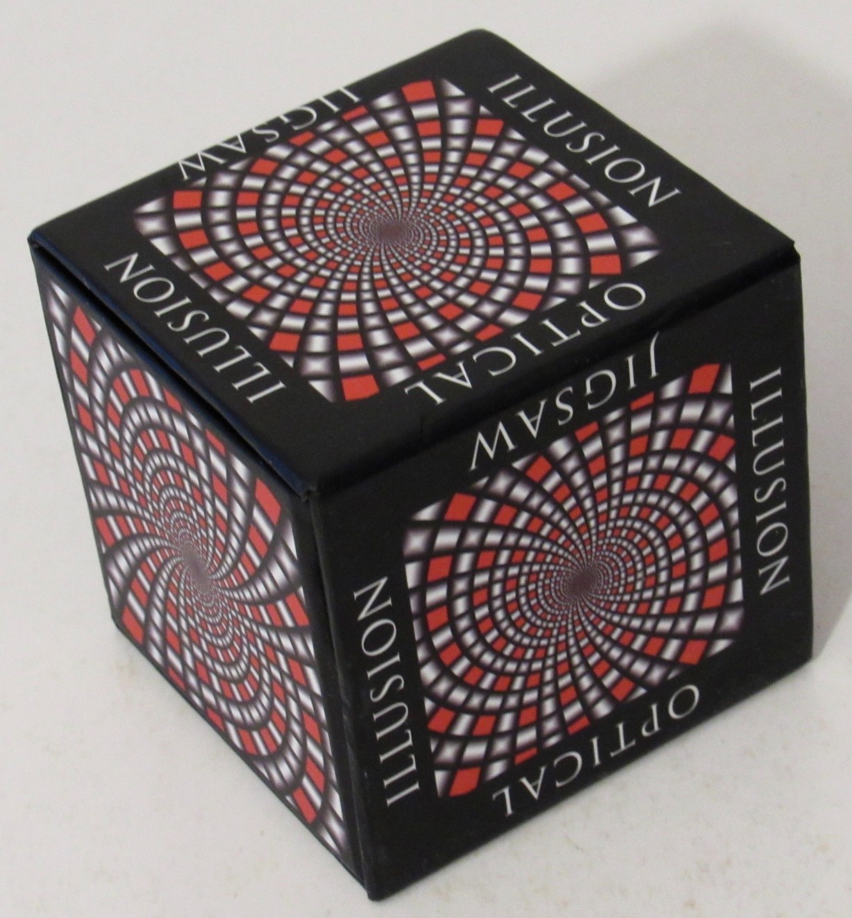 Optical Illusion Jigsaw Puzzle Op Art – 100 pieces sealed in plastic – ages 8+