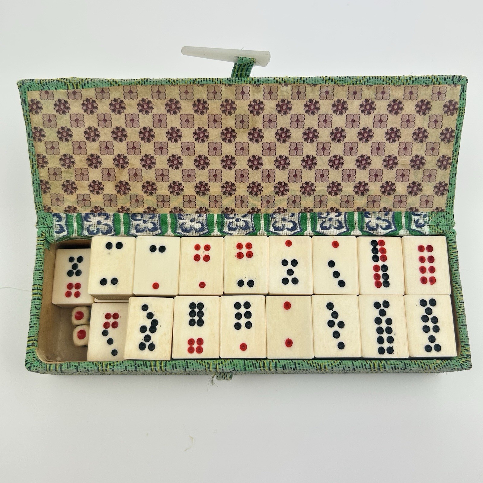 Antique Bone & Bamboo Pai Gow – RARE 32 Chinese Dominoes & Dice Decorative Box