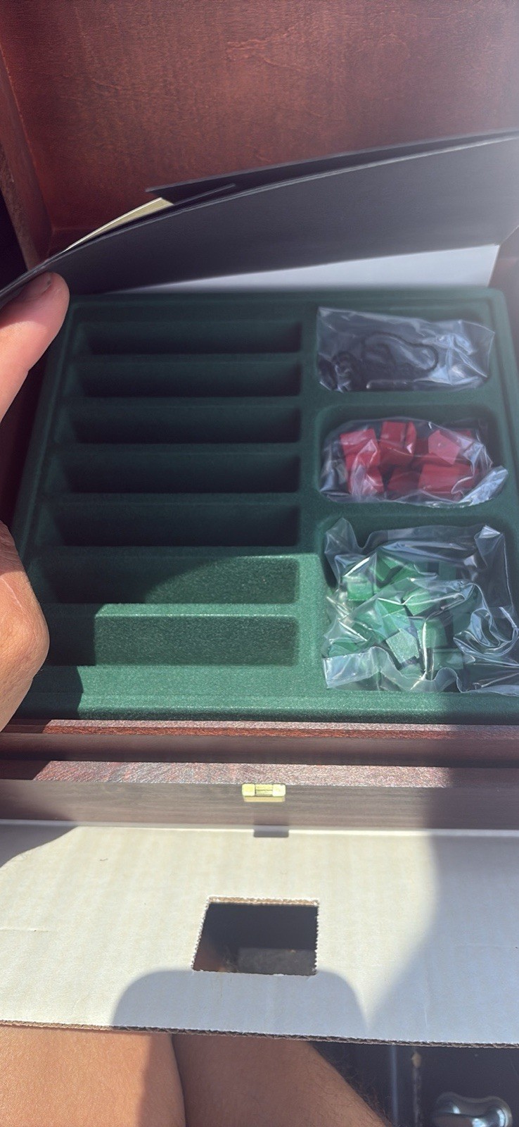 Monopoly Game The Heirloom Edition New But Slight Damaged Box Lid