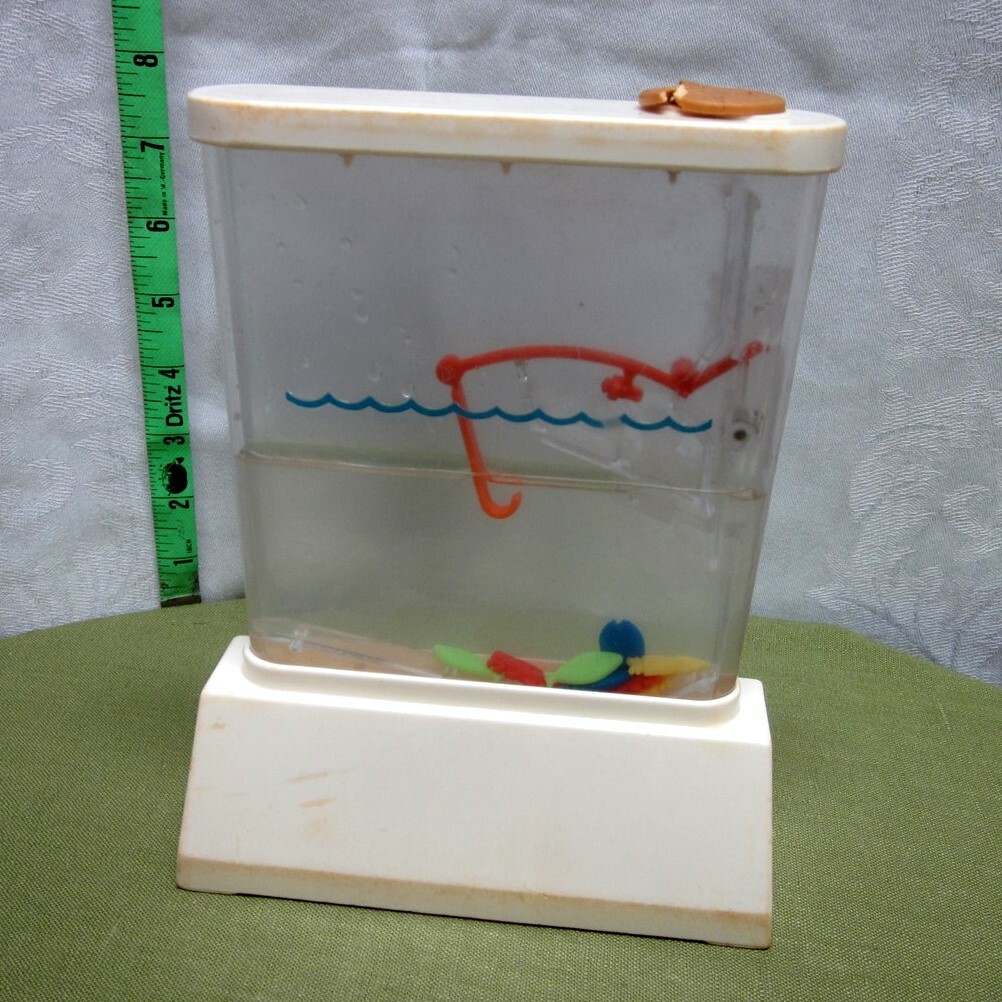 WATER GAMES plastic container fishing 1976 travel Tomy air bubbles Faszination