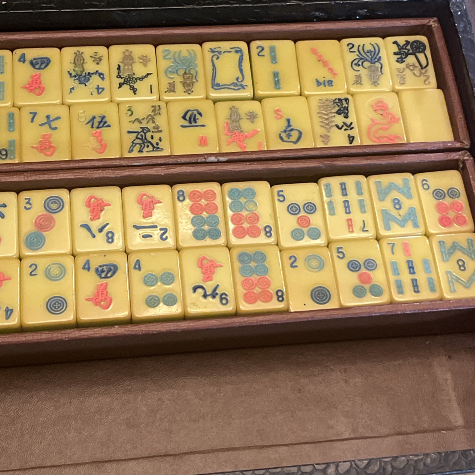 Vintage Butterscotch Bakelite Cardinal Mahjong Set 164 Tiles 5 Trays Alligator