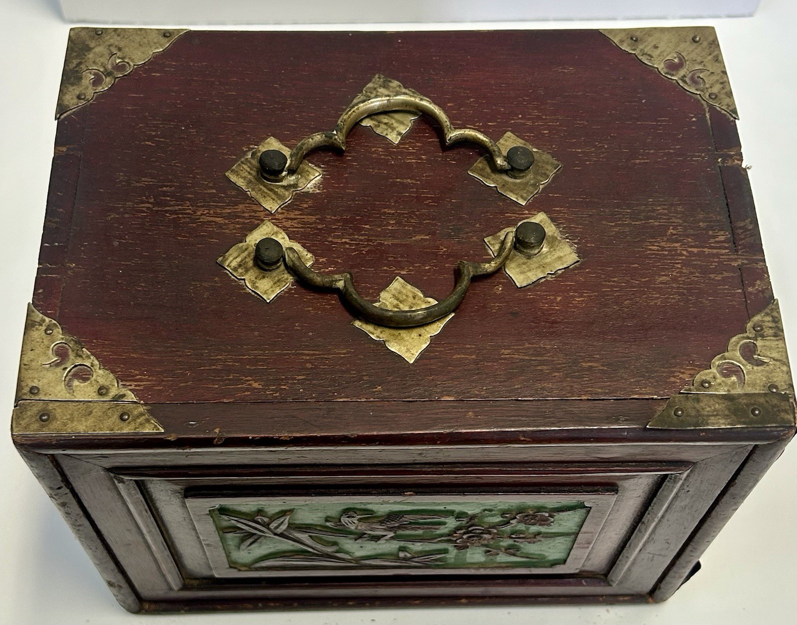 ANTIQUE Chinese Bone And Bamboo Dovetailed Box Mahjong Set 146 Tiles Complete