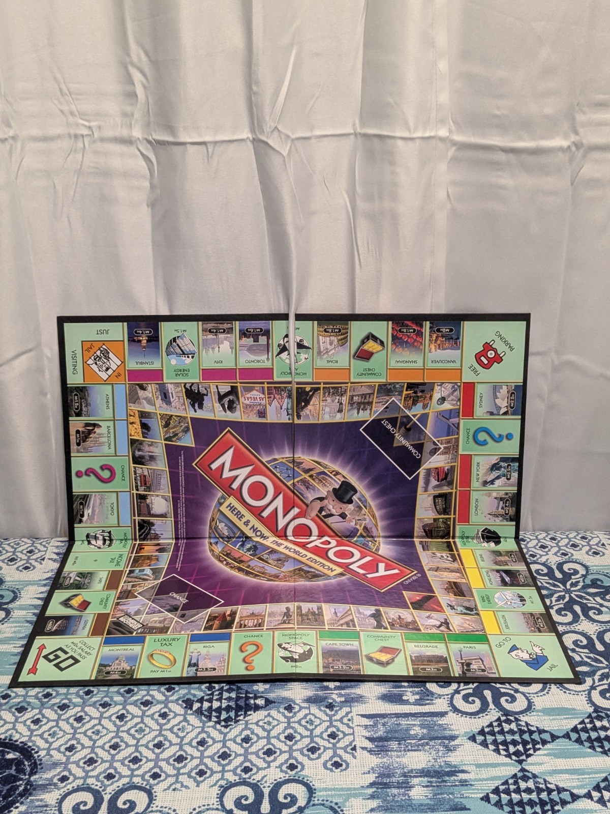 Monopoly World Here & Now: The World Edition COMPLETE Hasbro Electronic 2008