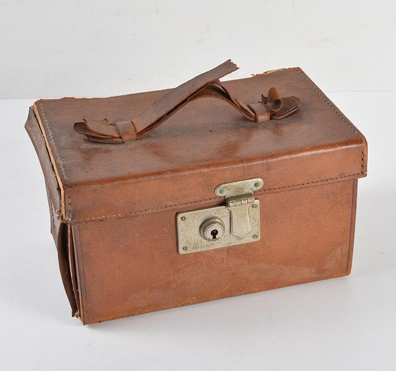 Antique Vintage Chinese Mahjong Set Bone & Bamboo Tiles Leather Case Mahjong