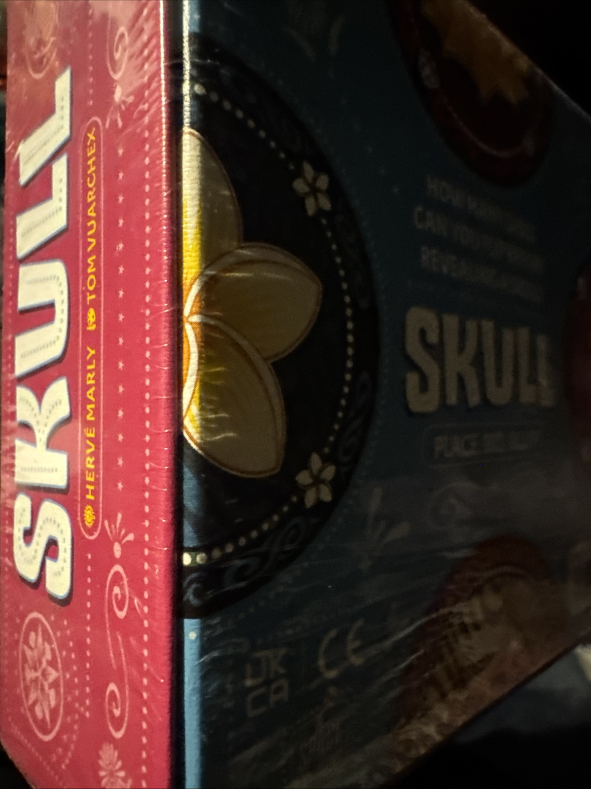 Skull Bluffing Card Game