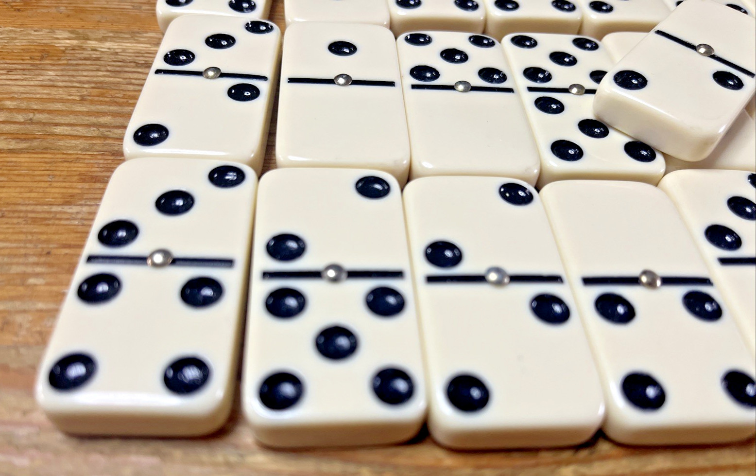 Double Six Dominoes Wooden Case Set of 28 Metal Spinner Wood Box