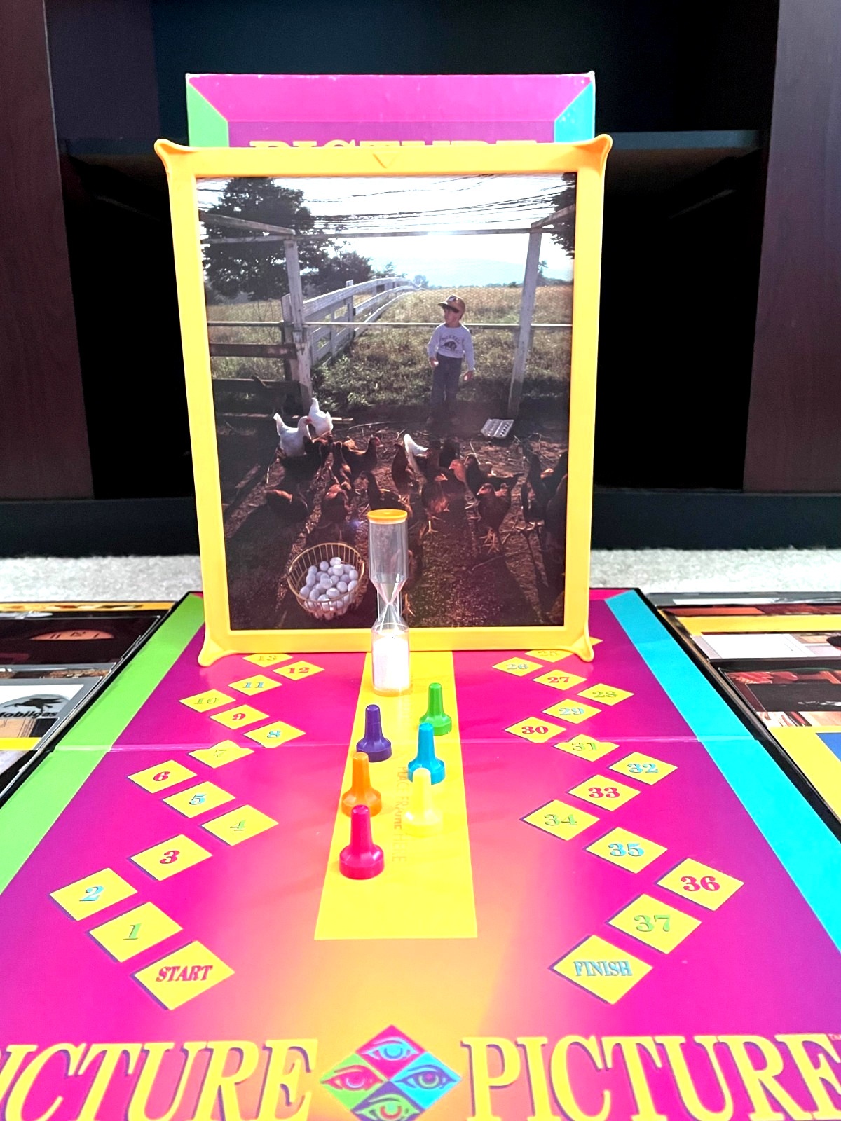 Picture Picture Board Game by Golden from 1992 Complete and Excellent Condition!
