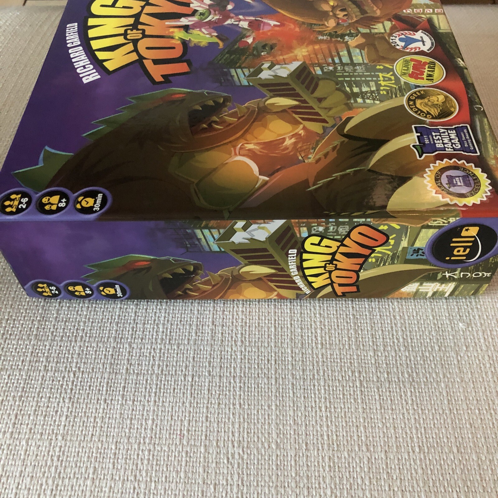 King of Tokyo Board Game Iello 2-6 player 8+ EUC 100% Complete