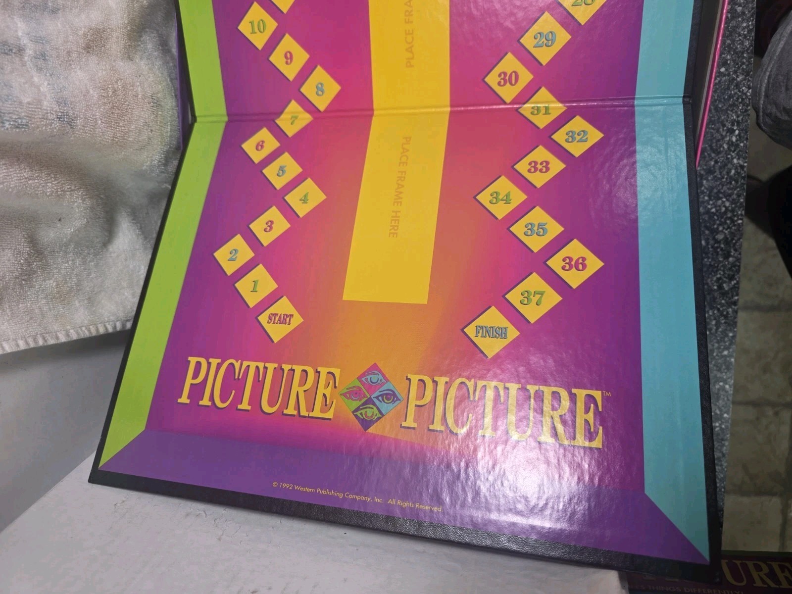 1992 Western Publishing/Golden”Picture Picture” Multi Player Board Game/Complete