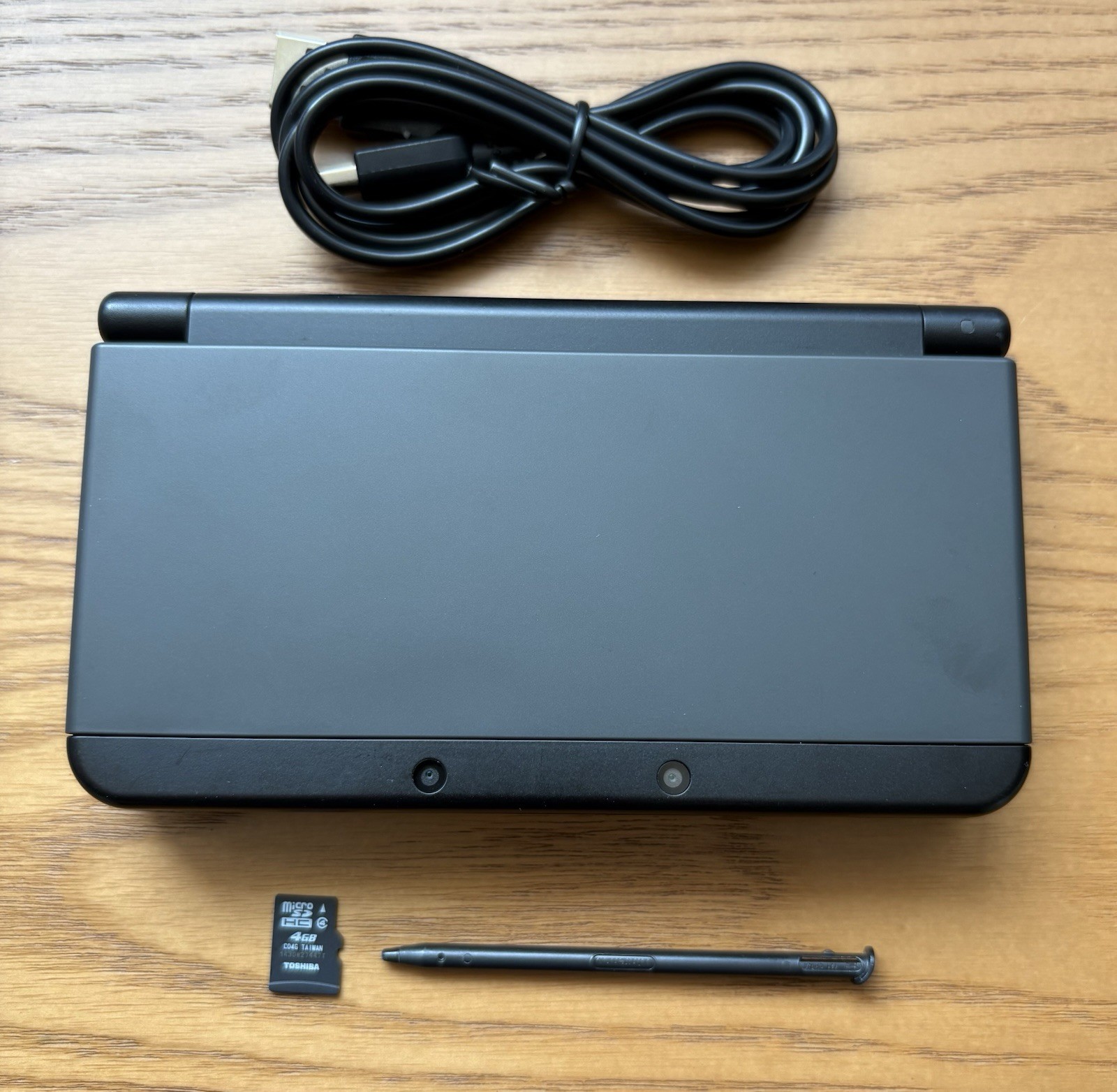 Nintendo new 3DS Black Original touch pen 4BG USB cable Used Japanese