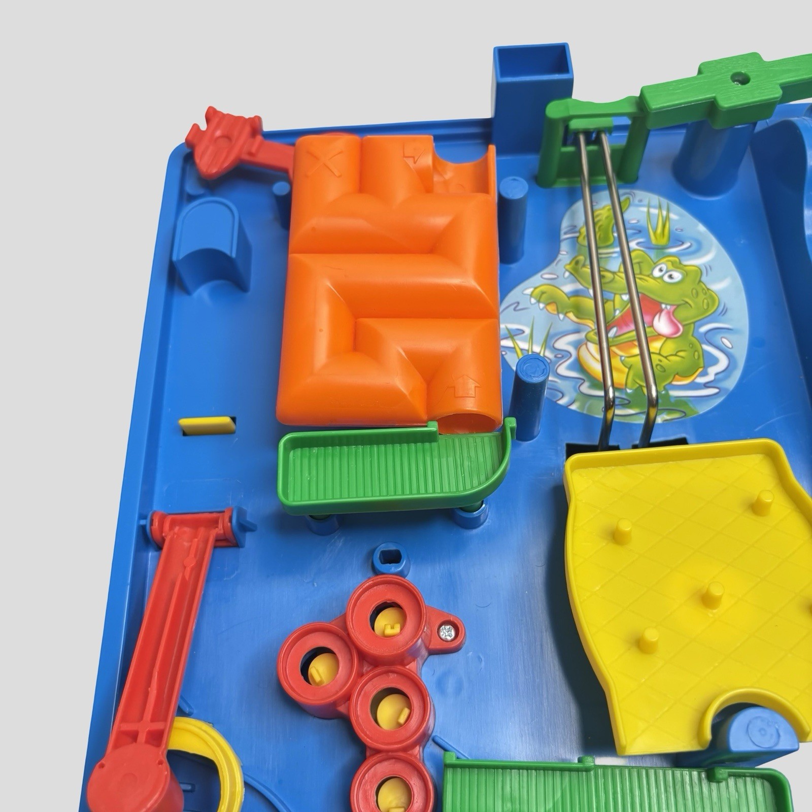 Tomy Screwball Scramble Obstacle Course Maze Board Game Complete 2008