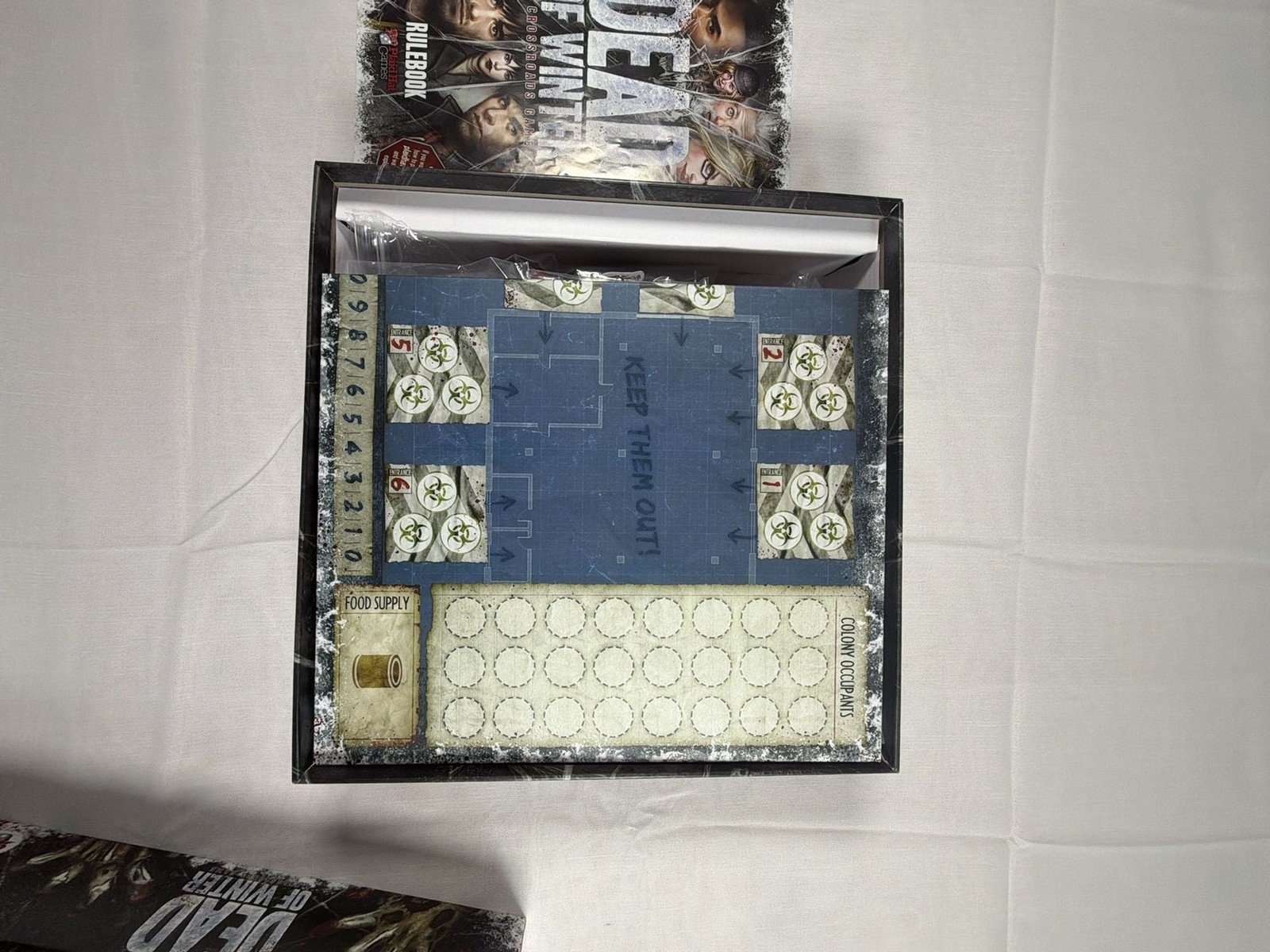 NEW Dead of Winter: A Crossroads Game Board Game by Plaid Hat Games