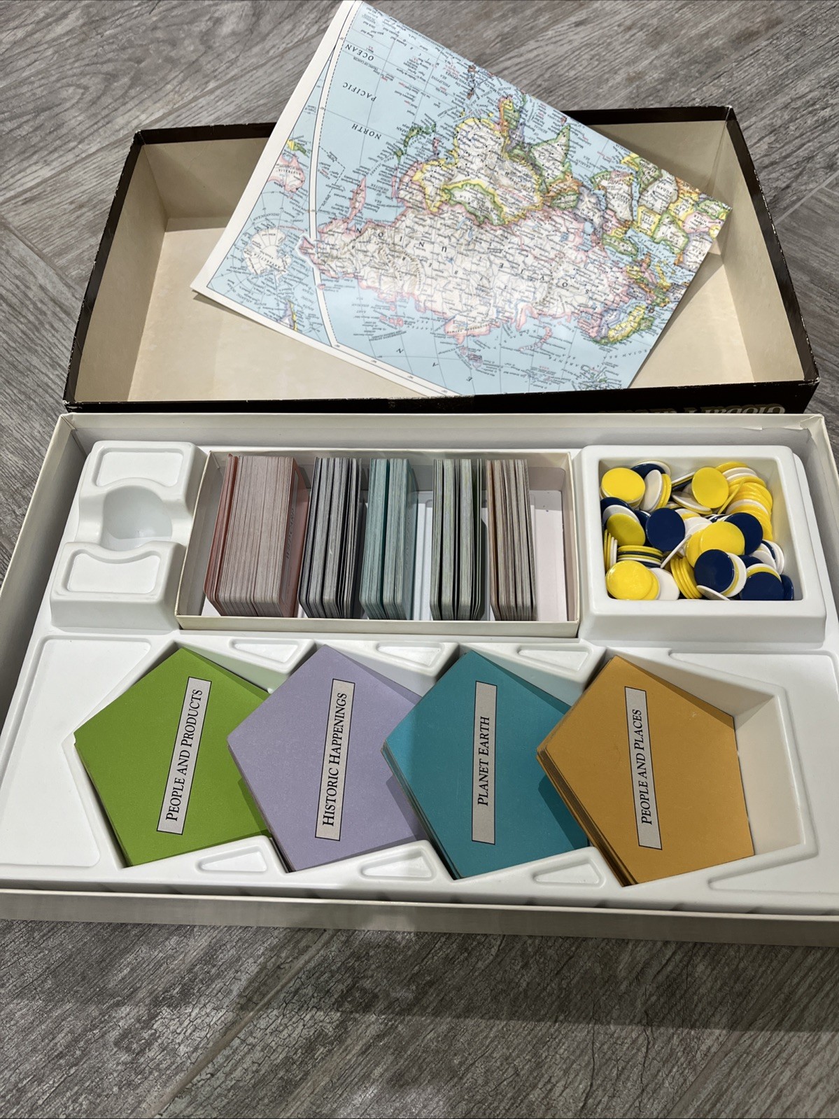 National Geographic Global Pursuit Board Game 1987 USA Vintage Old Geography Map