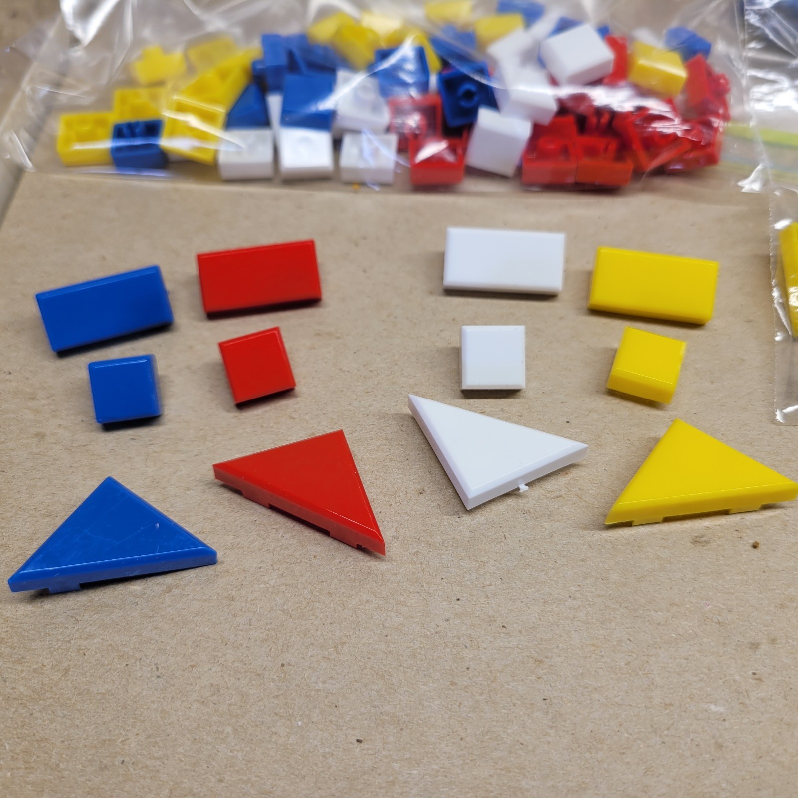 Vintage Halsam Play Tiles – Plastic Peg Board 221 Colored Pieces & Picture Guide