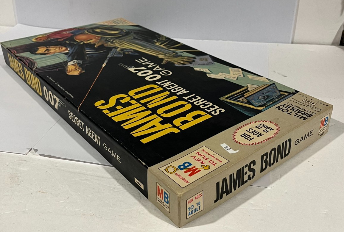 Vintage 1964 Milton Bradley MB James Bond Secret Agent 007 Game No.4527