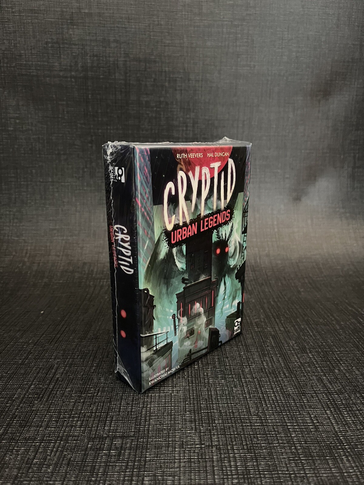 Cryptid: Urban Legends – A Competitive Asymmetric Deduction Game For 2 Players