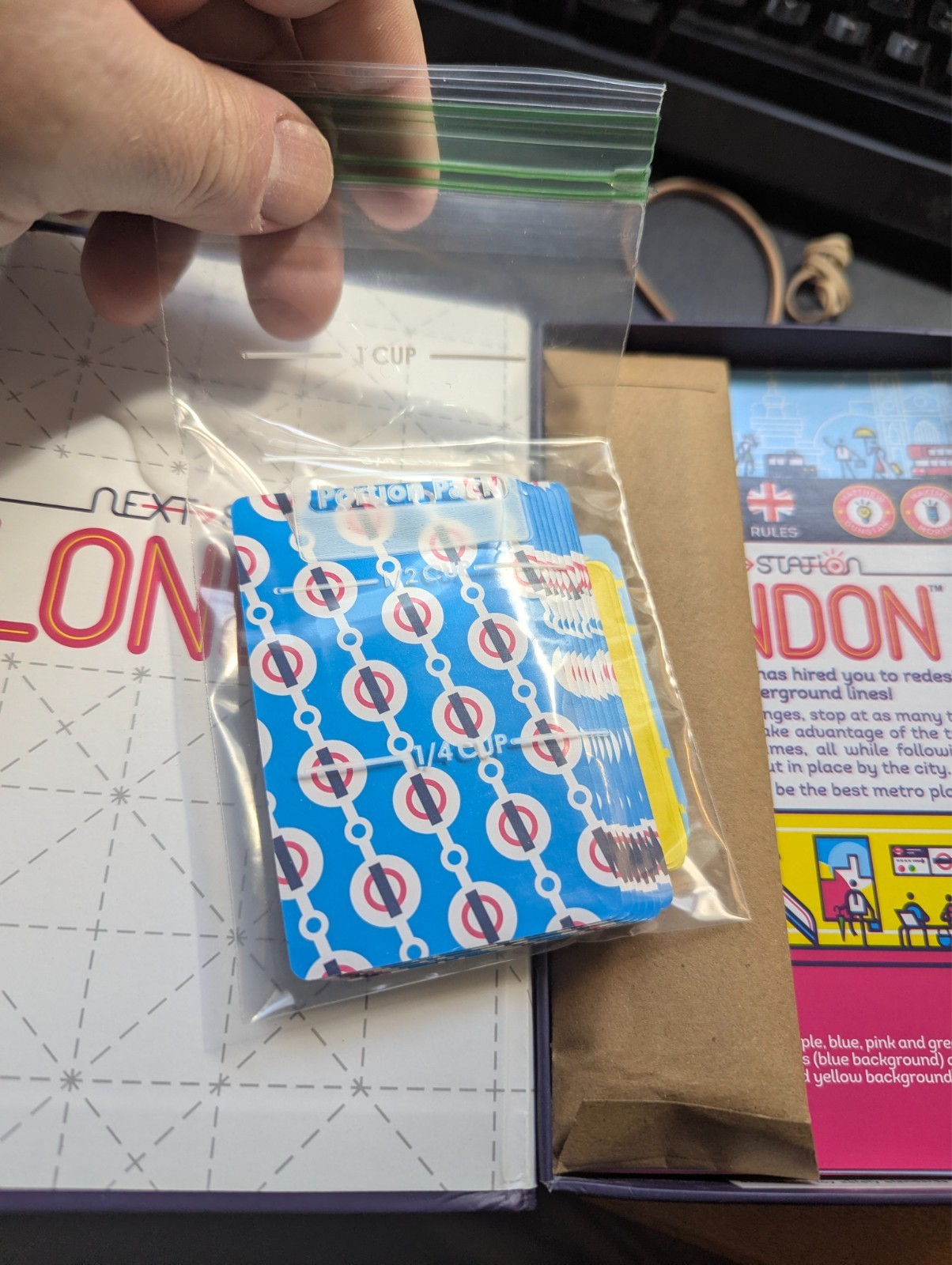 NEXT STATION LONDON Family Board Card Game 100% COMPLETE 2022 AWARD WINNER