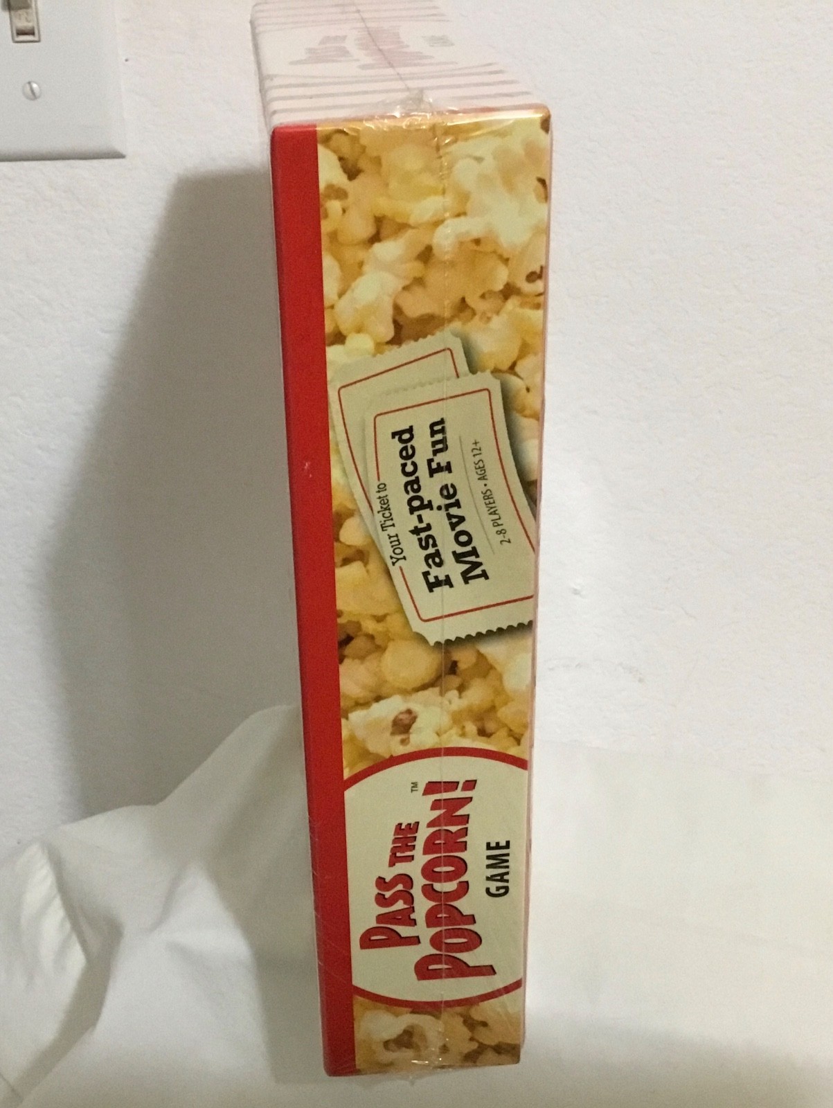 PASS THE POPCORN Game 2-8 Players 2010 Bonus Chick Flicks/Guy Picks Booster NEW!