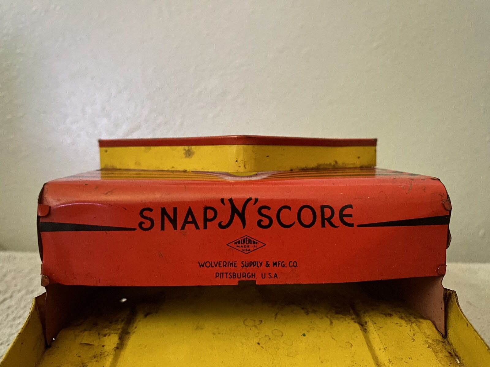 Vintage Wolverine metal Snap n Score Marble Game