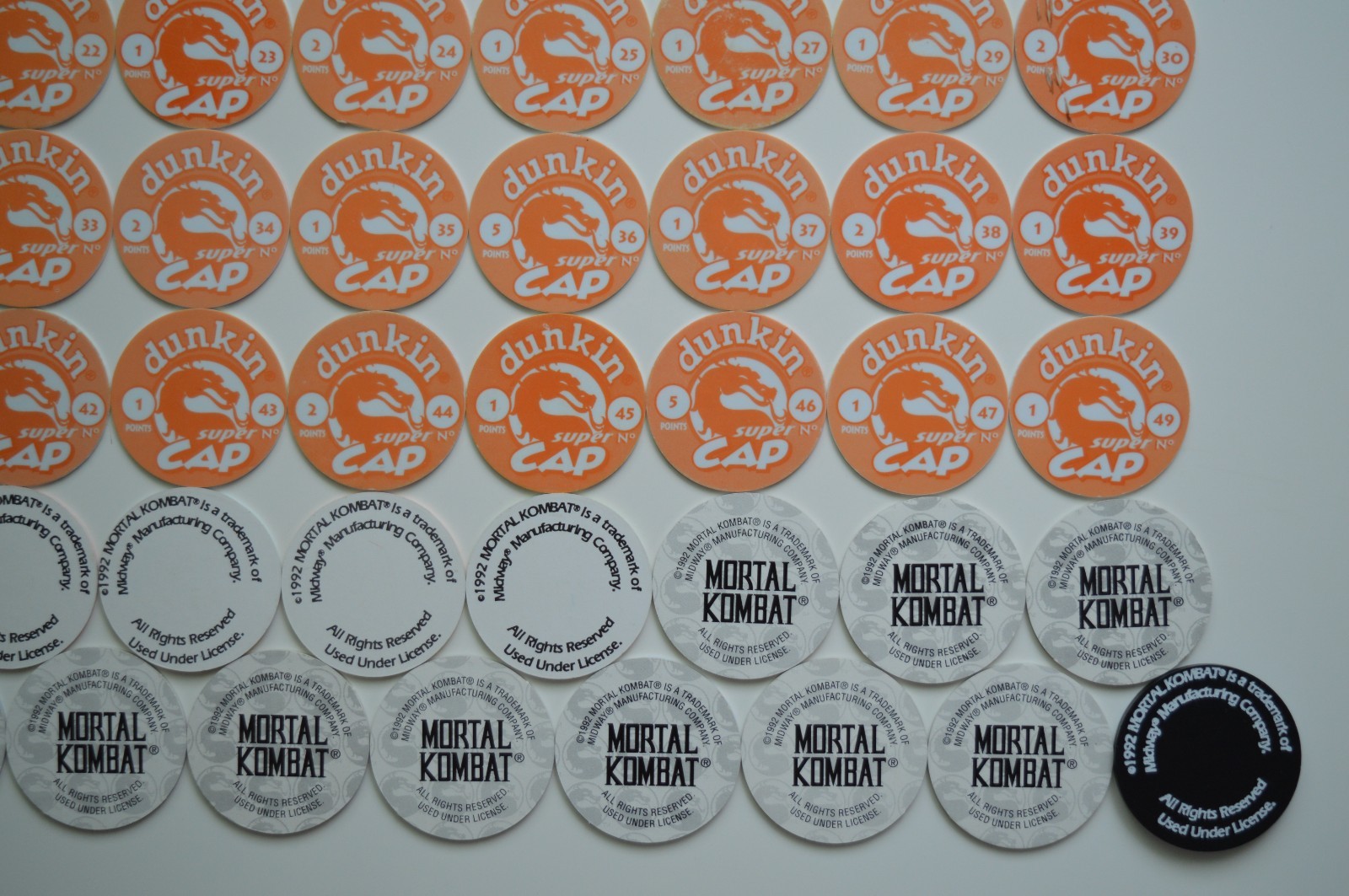 1995 Mortal Kombat Dunkin Tazos /1992 Mortal Kombat Midway 2 Series Pogs 12/13+