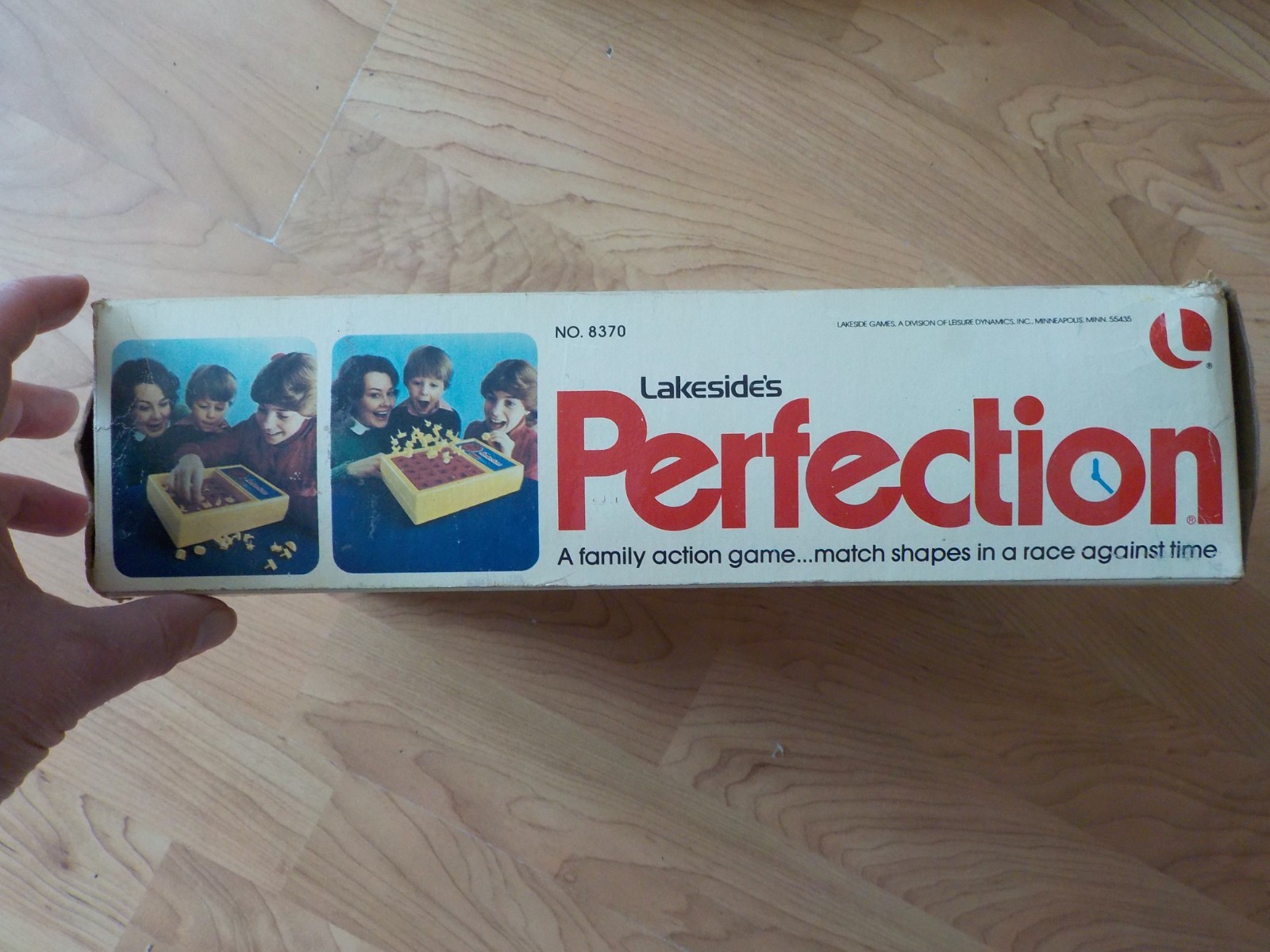 LAKESIDES PERFECTION GAME FOR ANY NUMBER OF PLAYERS MATCH SHAPES BEFORE IT POPS