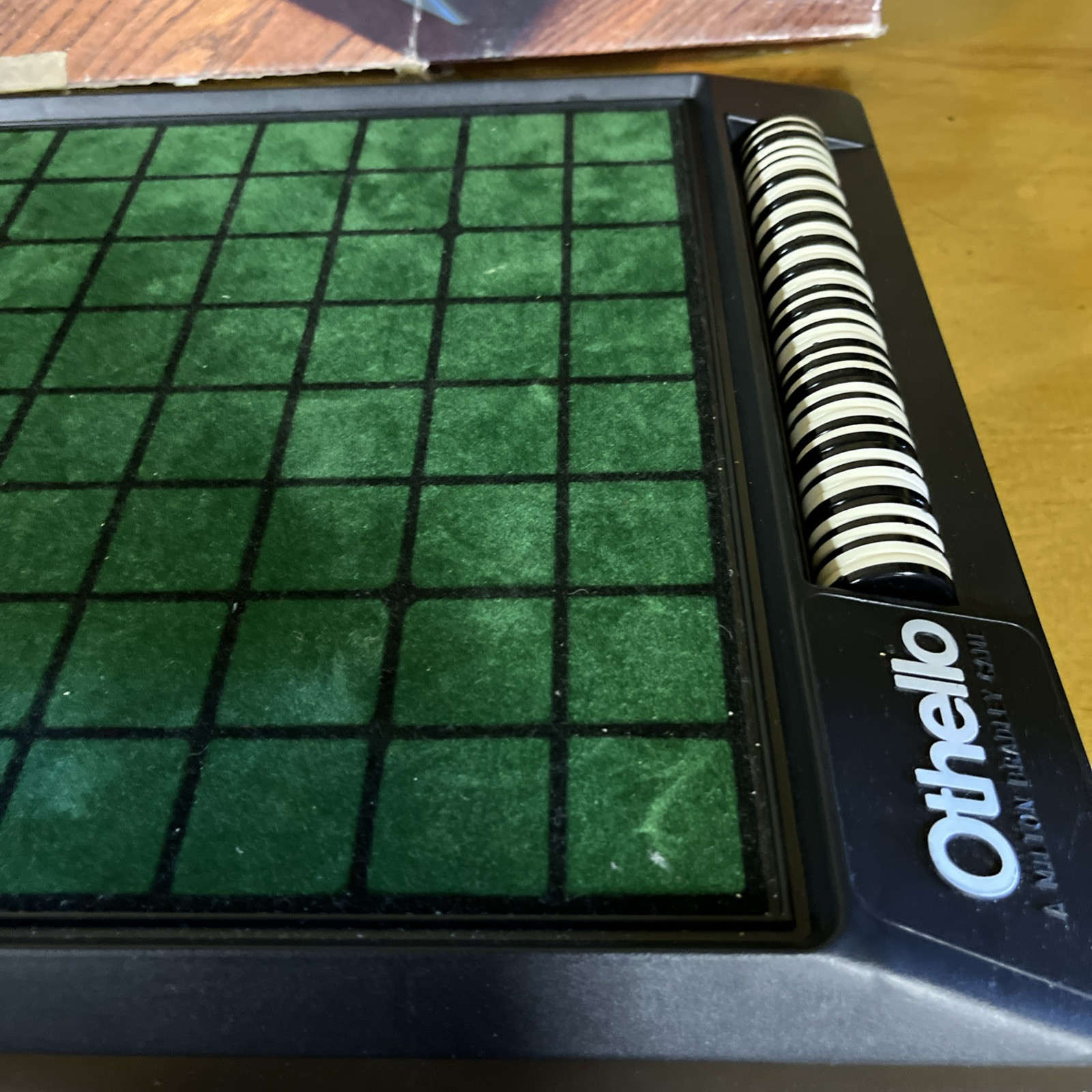 1986 Milton Bradley Othello Board Game