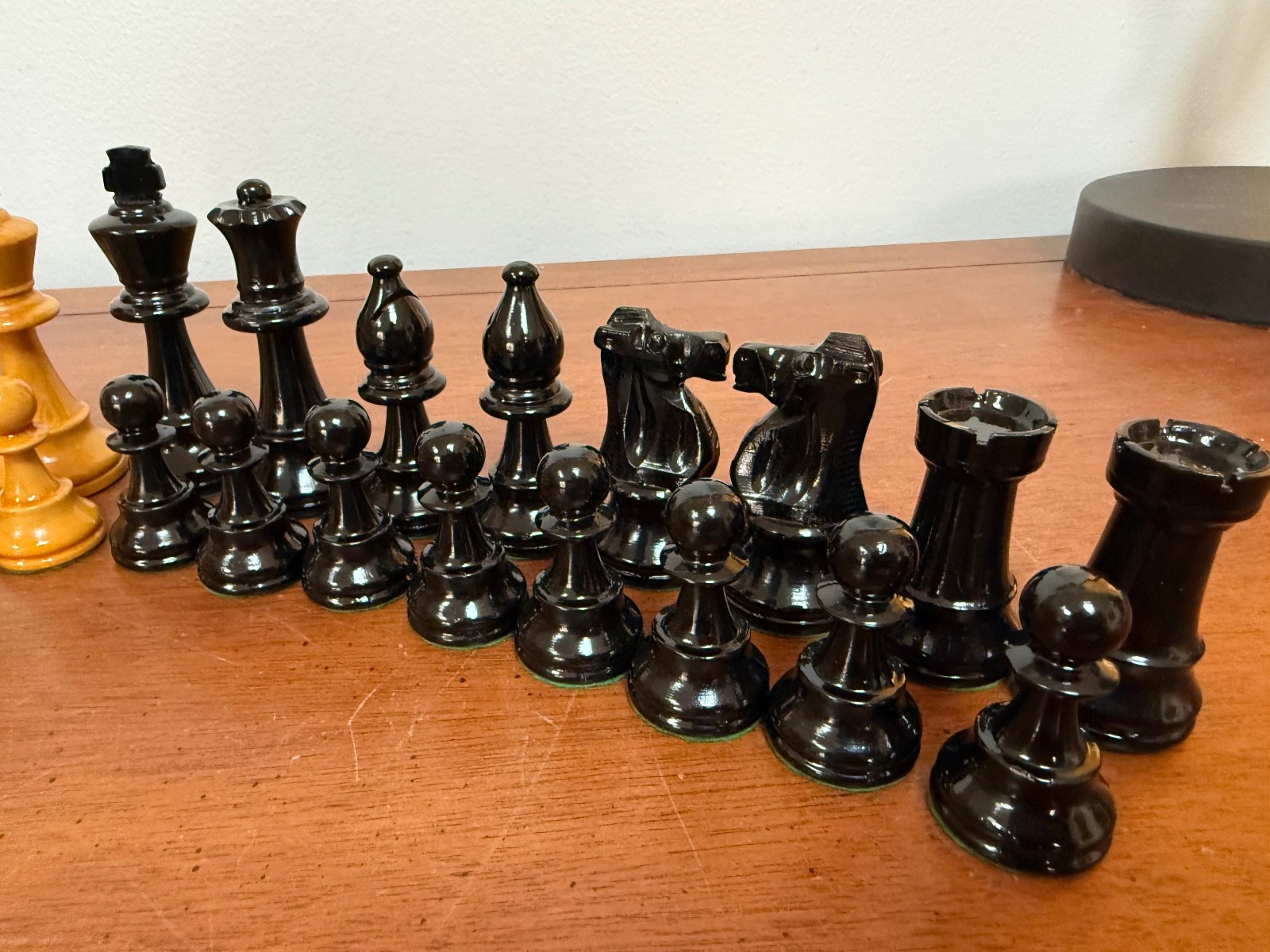 Staunton Chessmen, Varnished Boxwood, 3.5″ King, Weighted, Felted, France w/box