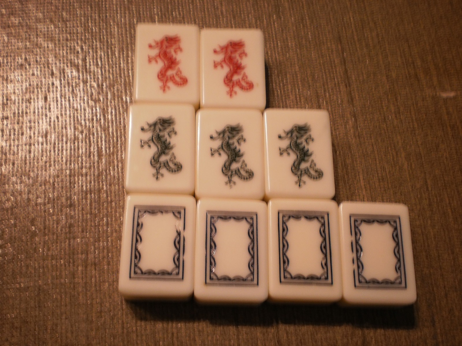 9 VINTAGE MAHJONG MAJONG TILES ALL DRAGON TILES IN VERY GOOD USED COND