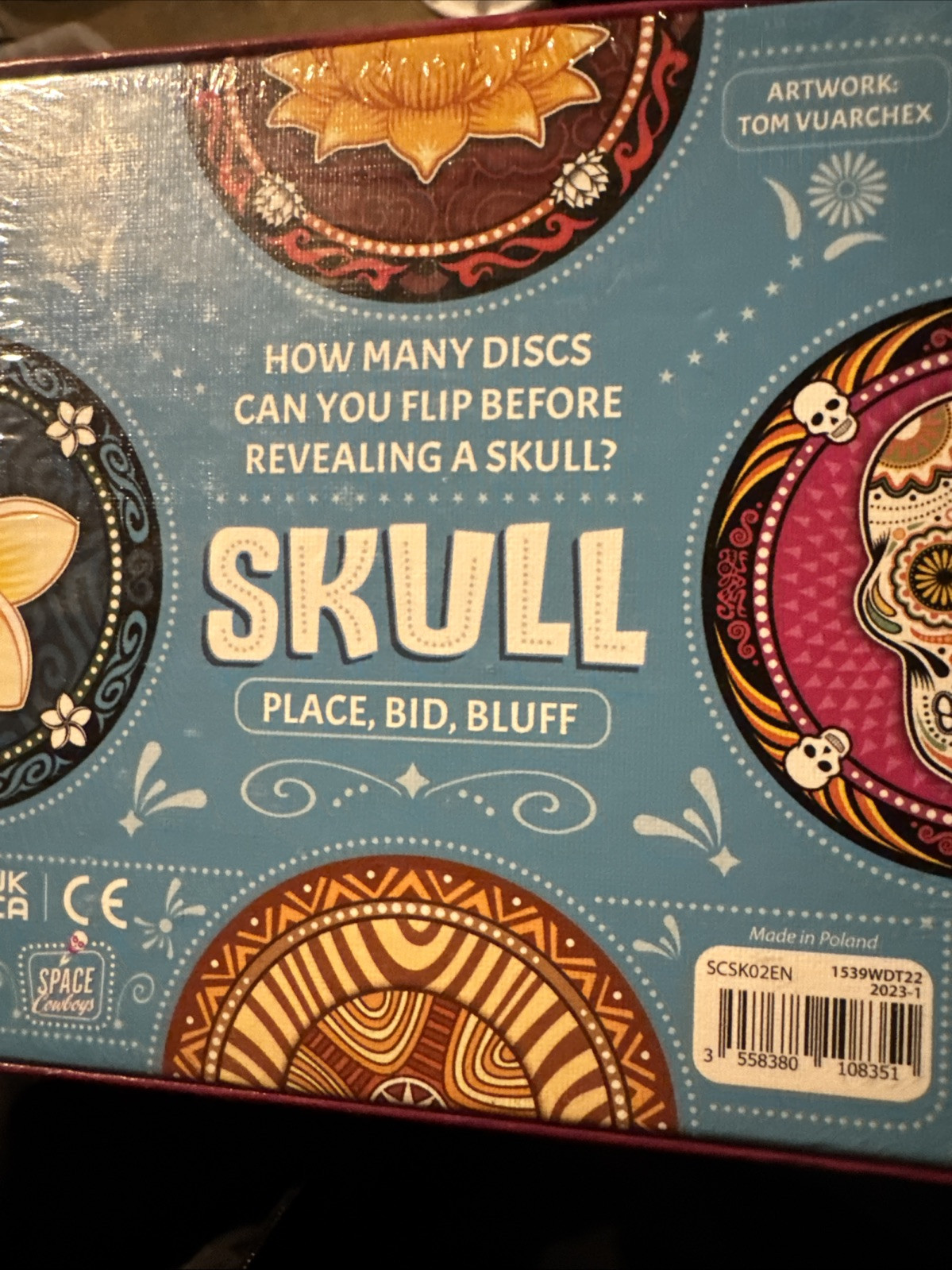 Skull Bluffing Card Game