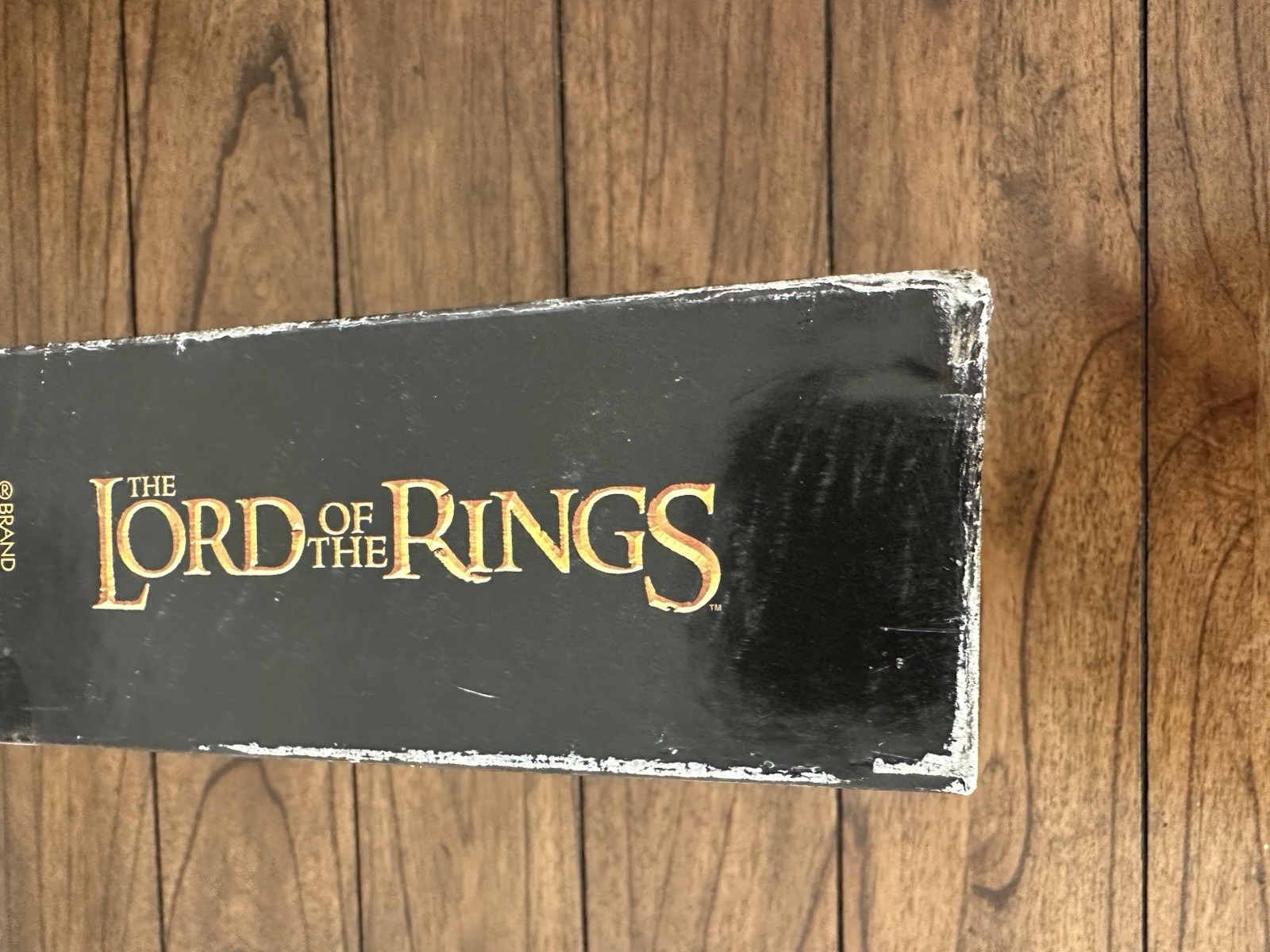 Monopoly Lord Of The Rings with 9 Detailed Miniatures & Ring – READ DESCRIPTION!