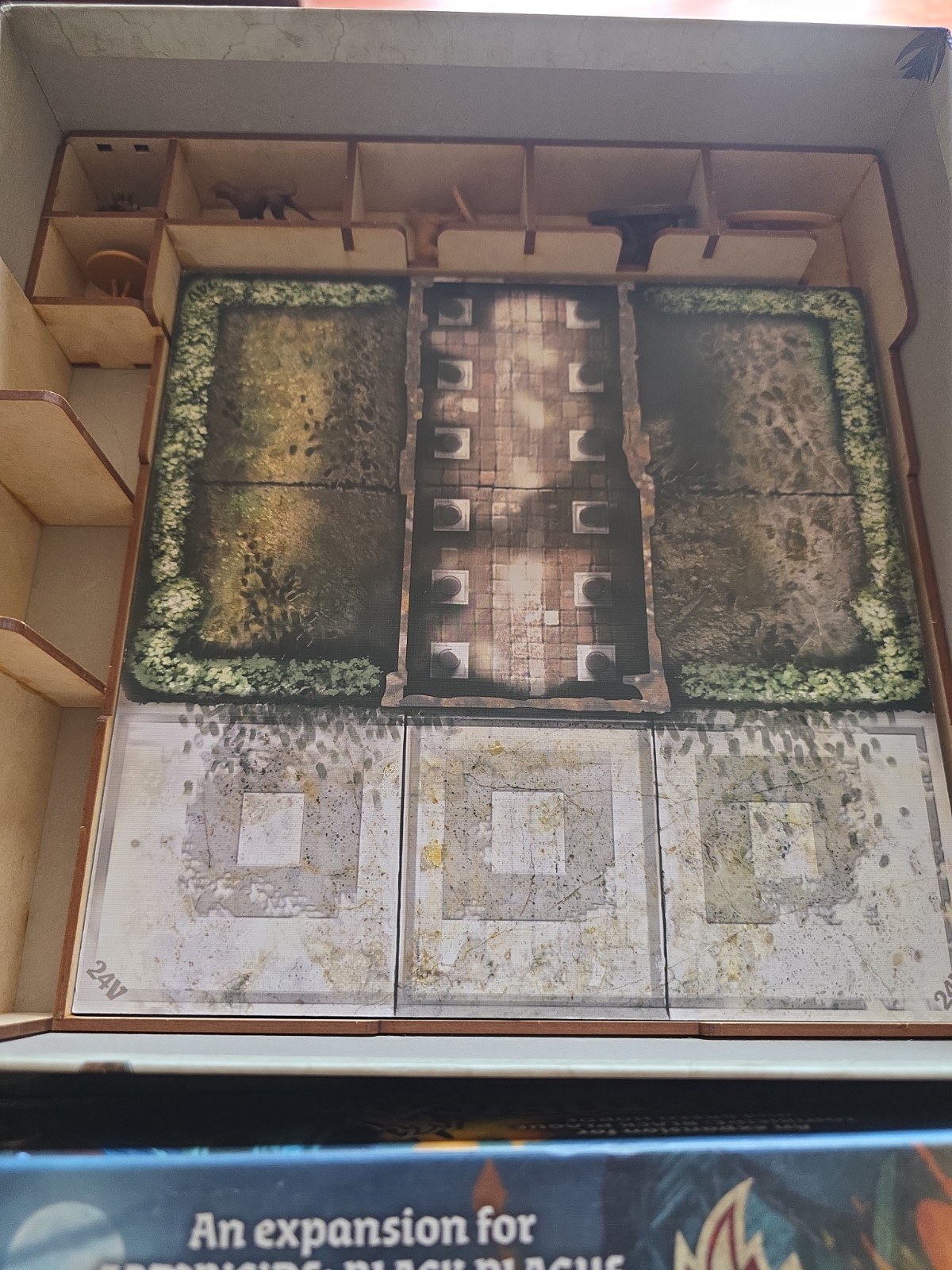 Zombicide Friends And Foes – Upgrades! – Double Walkers – G07 Wood Box – Minty!