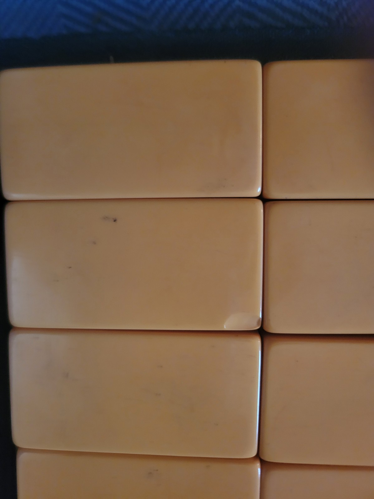 Vintage Crisloid Domino Set 28 Pc Double Six 1/2″ Thick Butterscotch Blue Case
