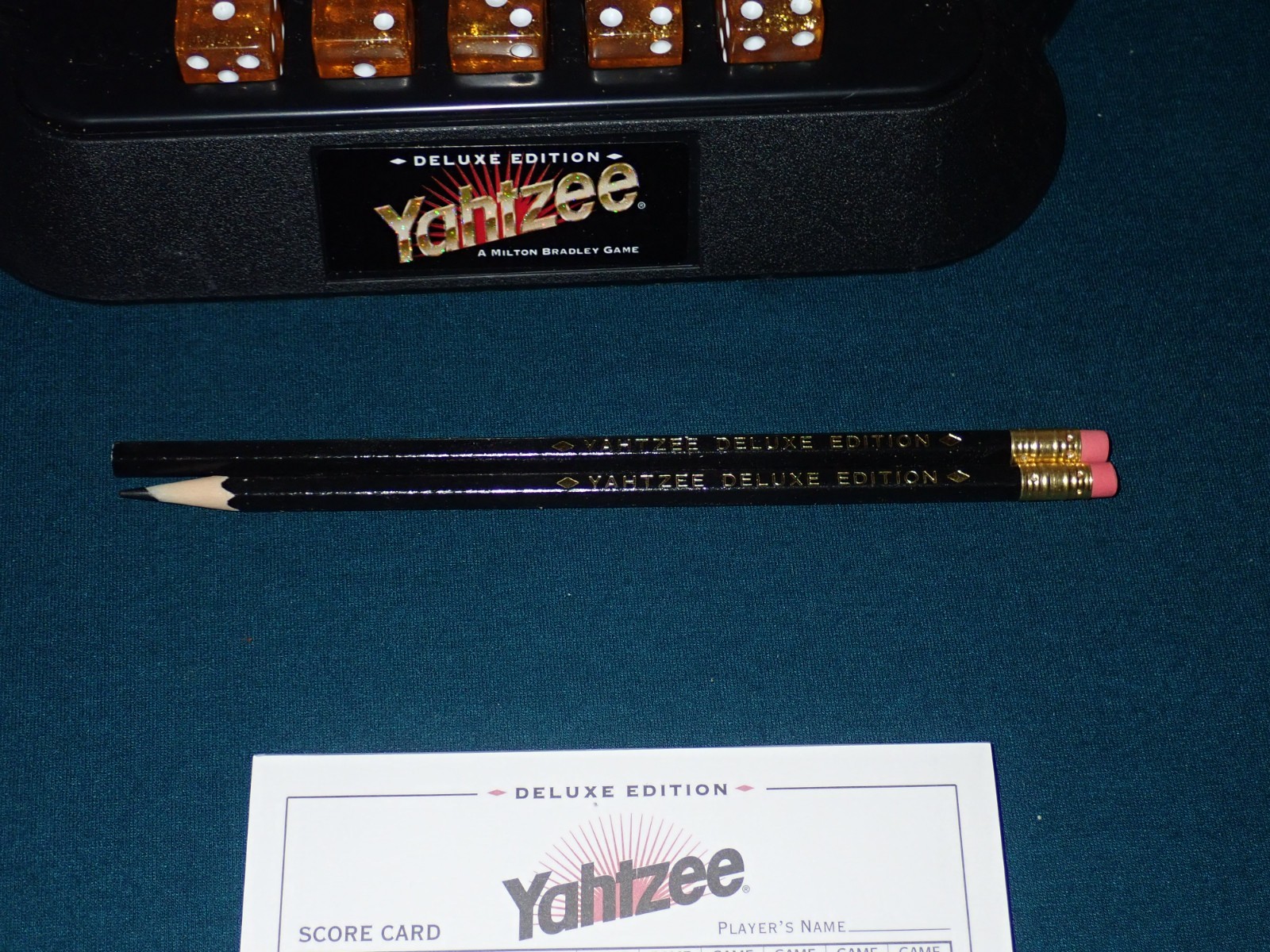 Yahtzee Deluxe Edition 1997 Gold Dice