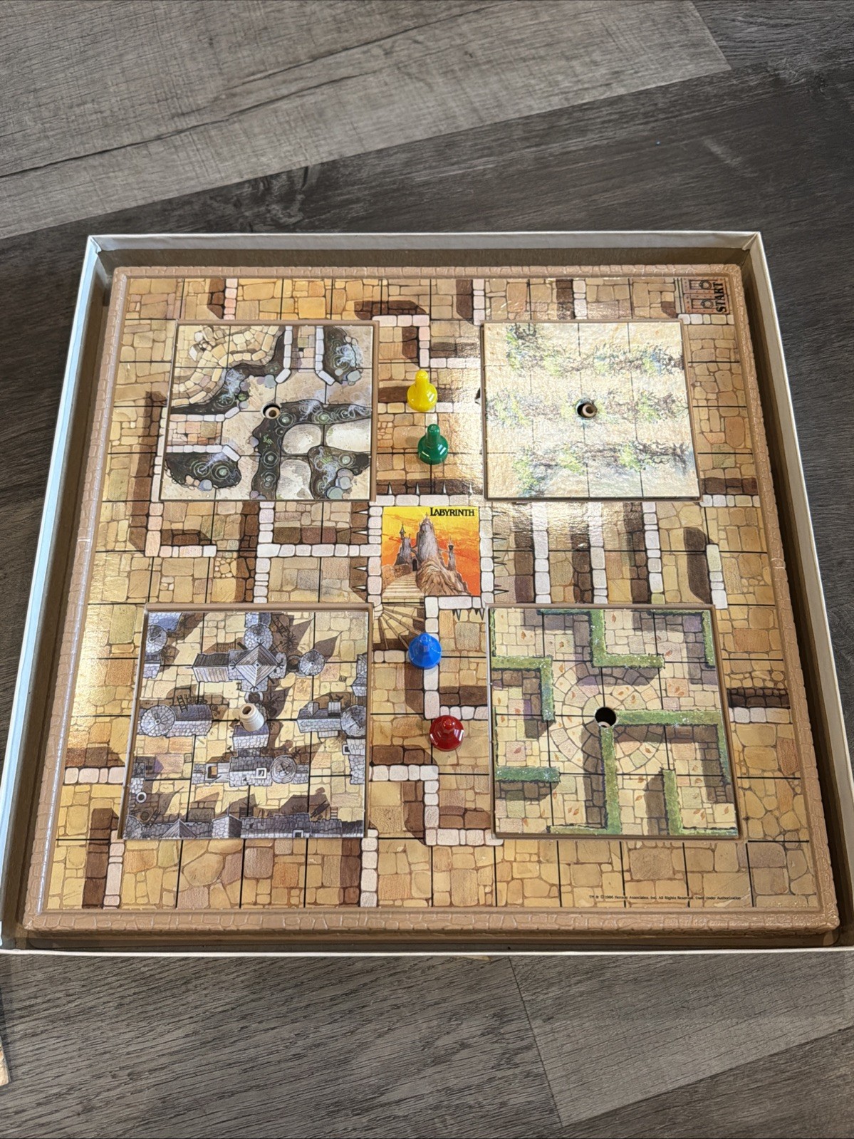 1986 Labyrinth Movie Mystical Maze Game Complete