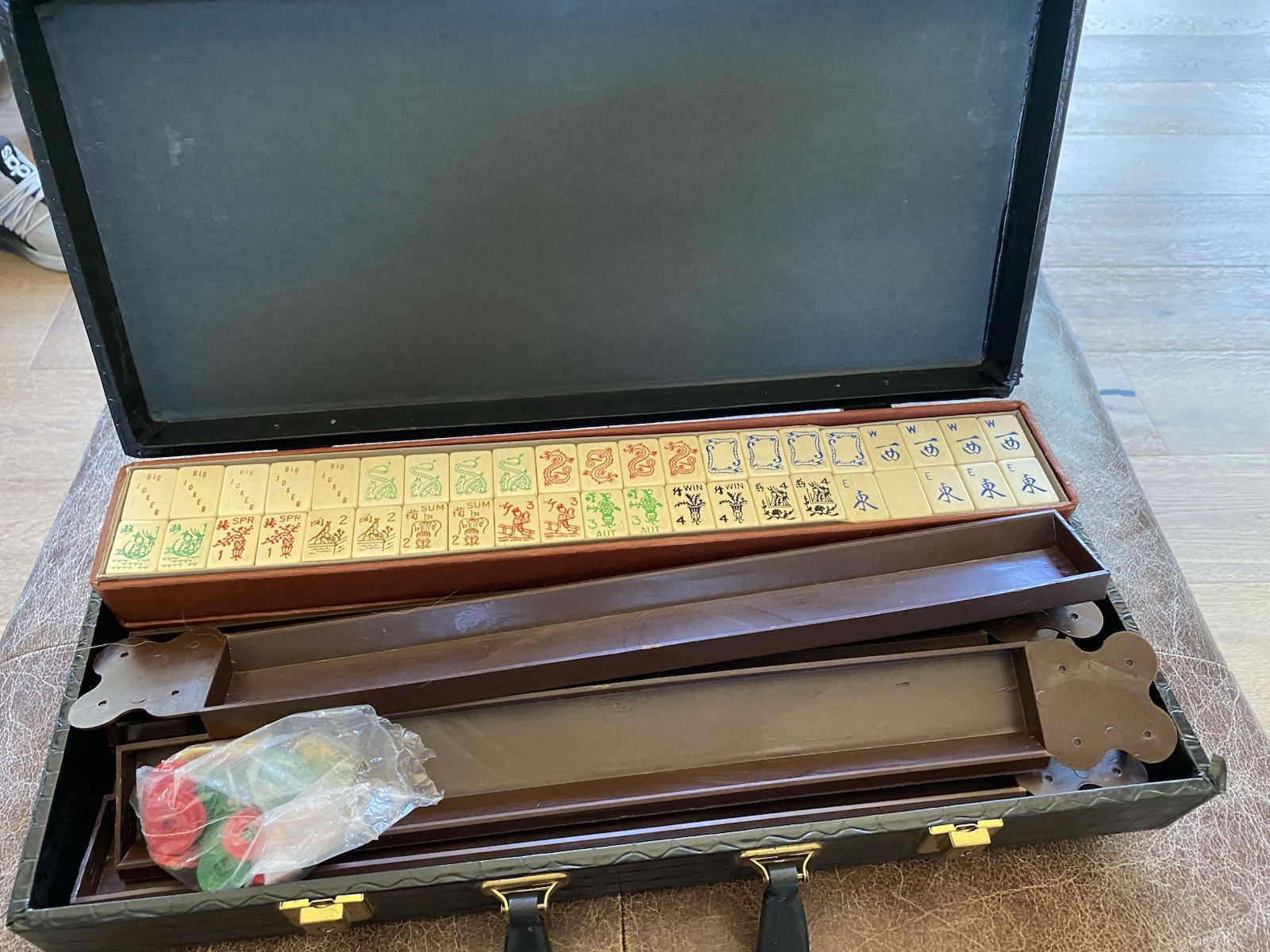 Vintage American MahJongg Set Embossed Wood Tiles And Faux Alligator Case